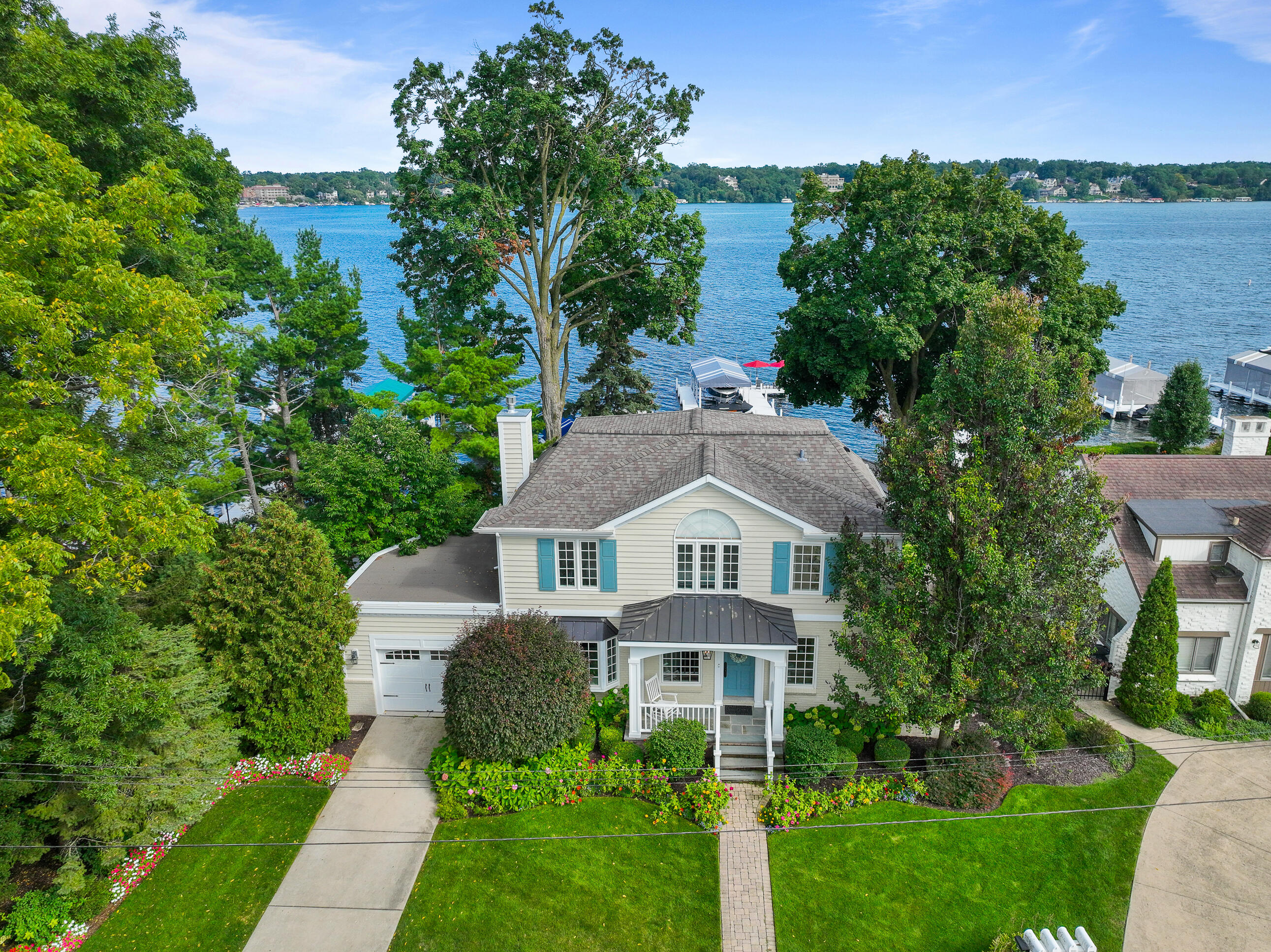 1530 Lake Shore Dr — photo