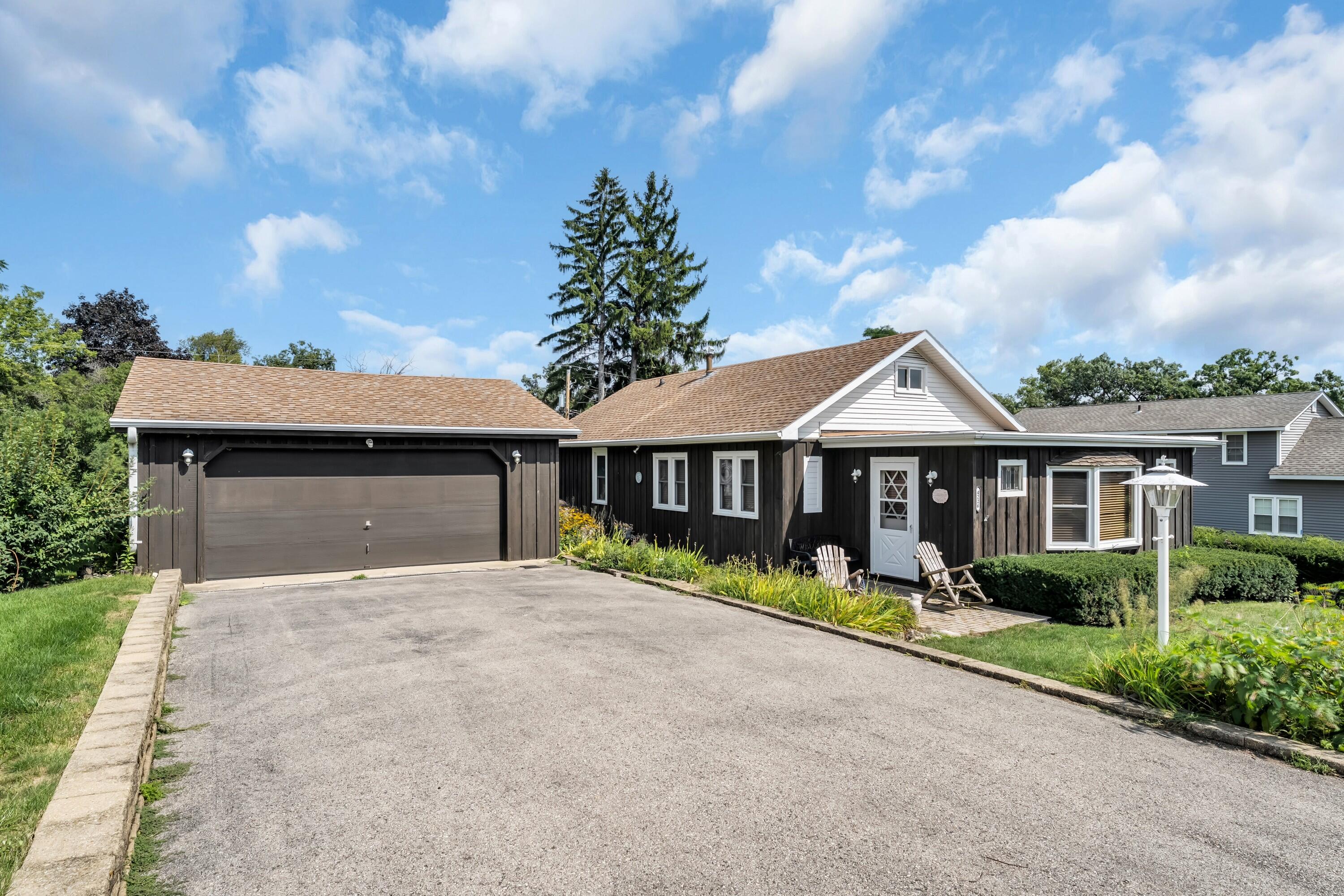 4226 Maple Dr — photo