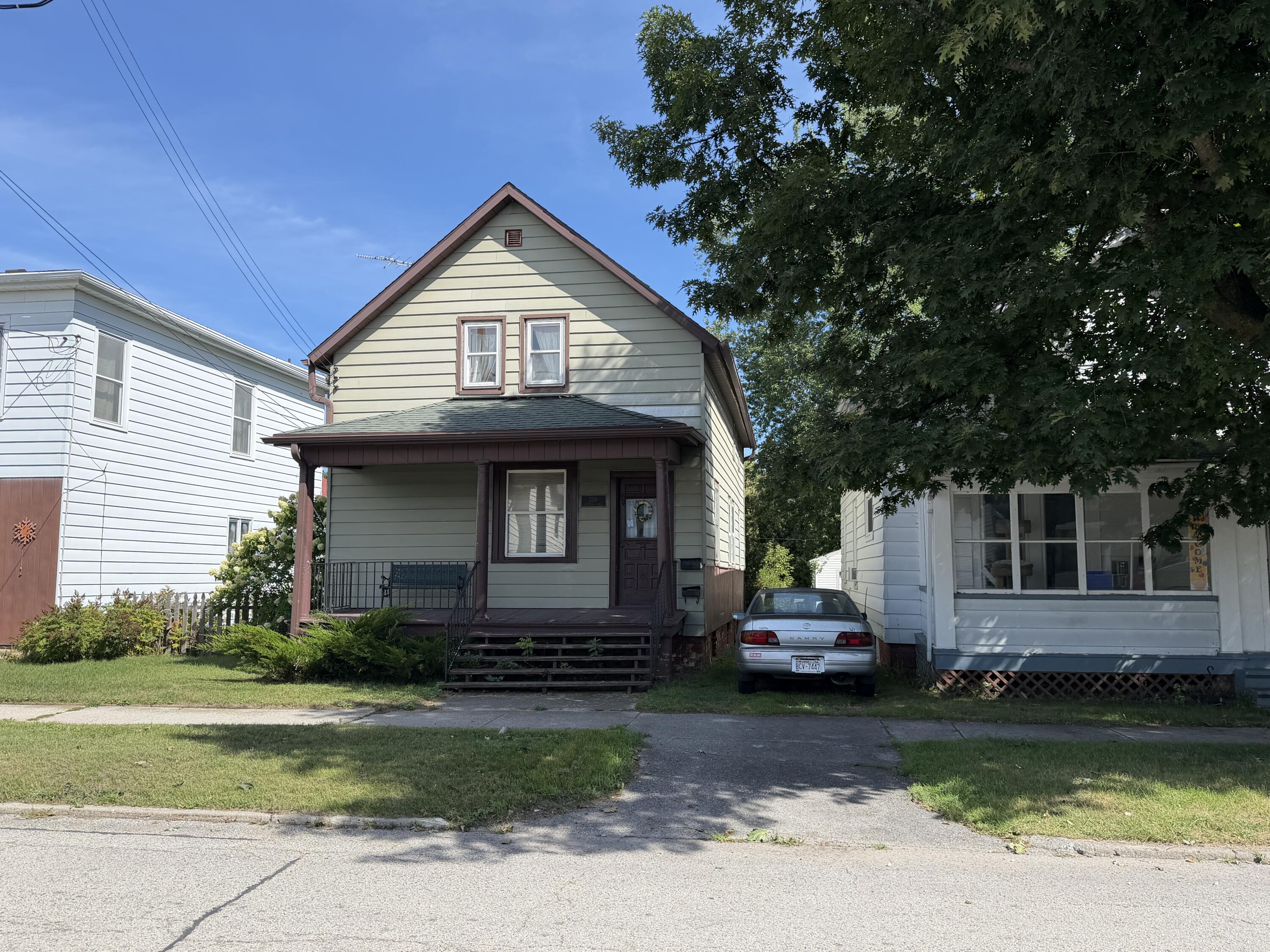 2219 Jefferson St, Two Rivers, WI 54241 — photo 2