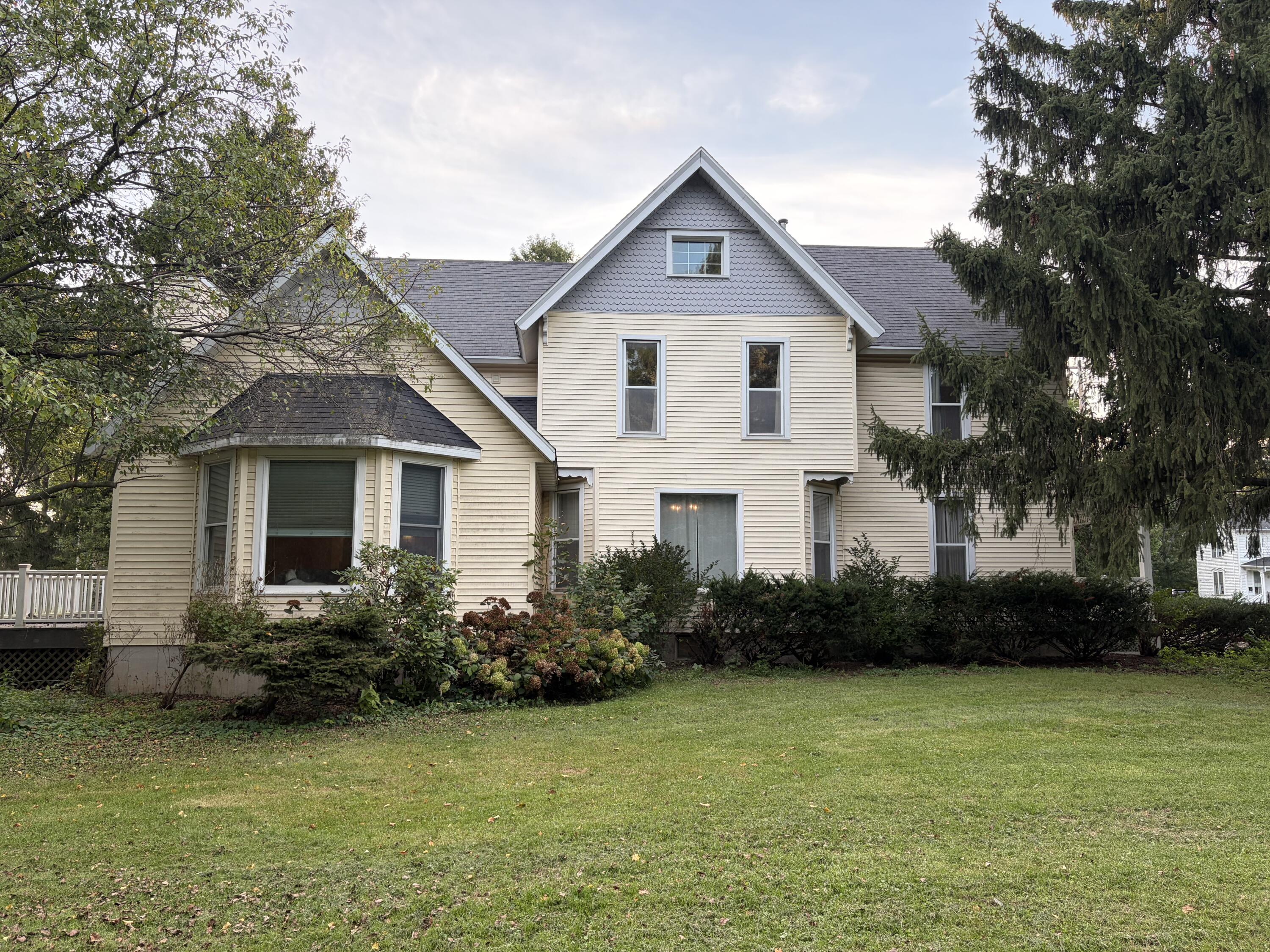 1041 W. Highland St — photo