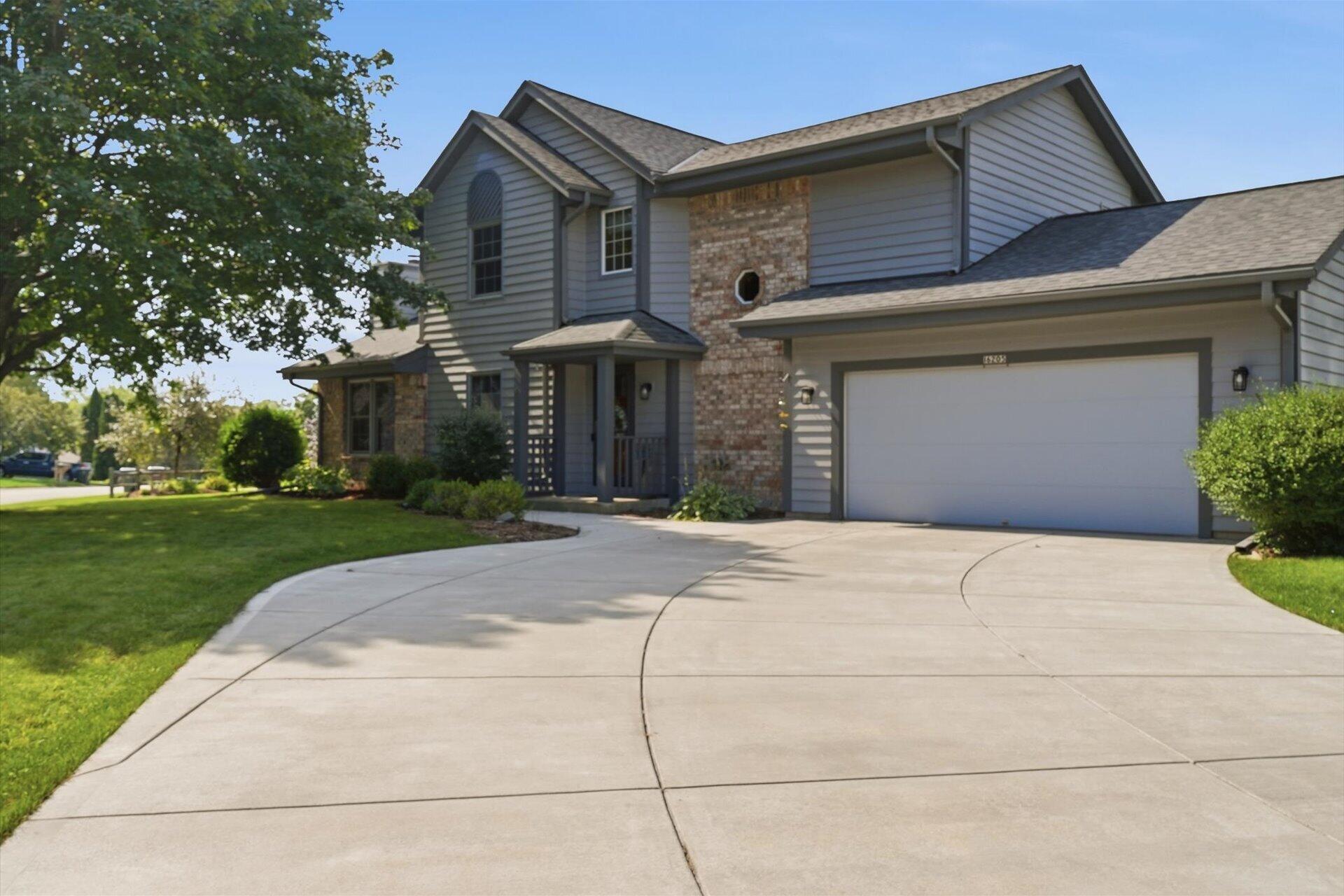 16205 W Mayflower Dr — photo
