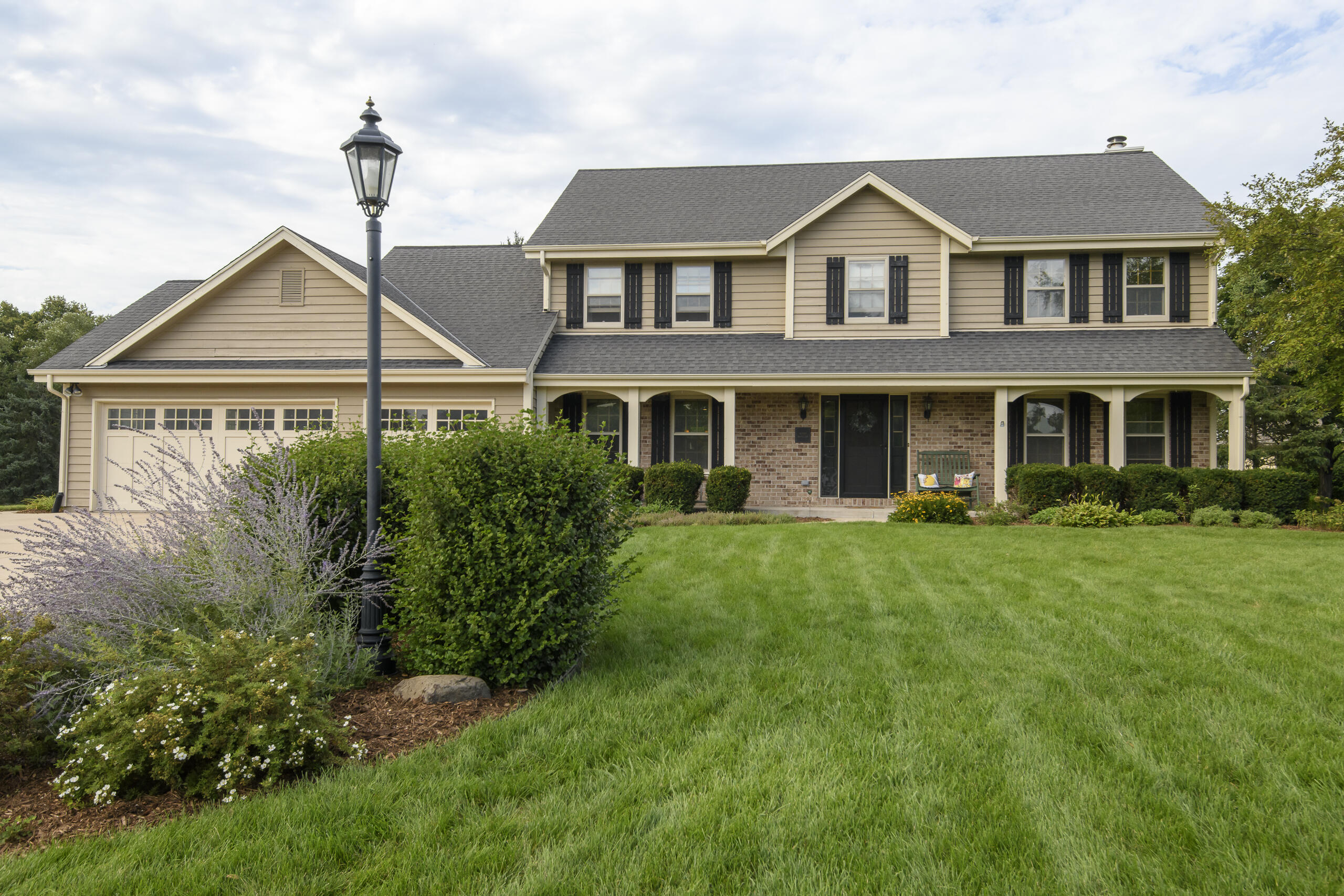 N102W15128 Raintree Ct — photo