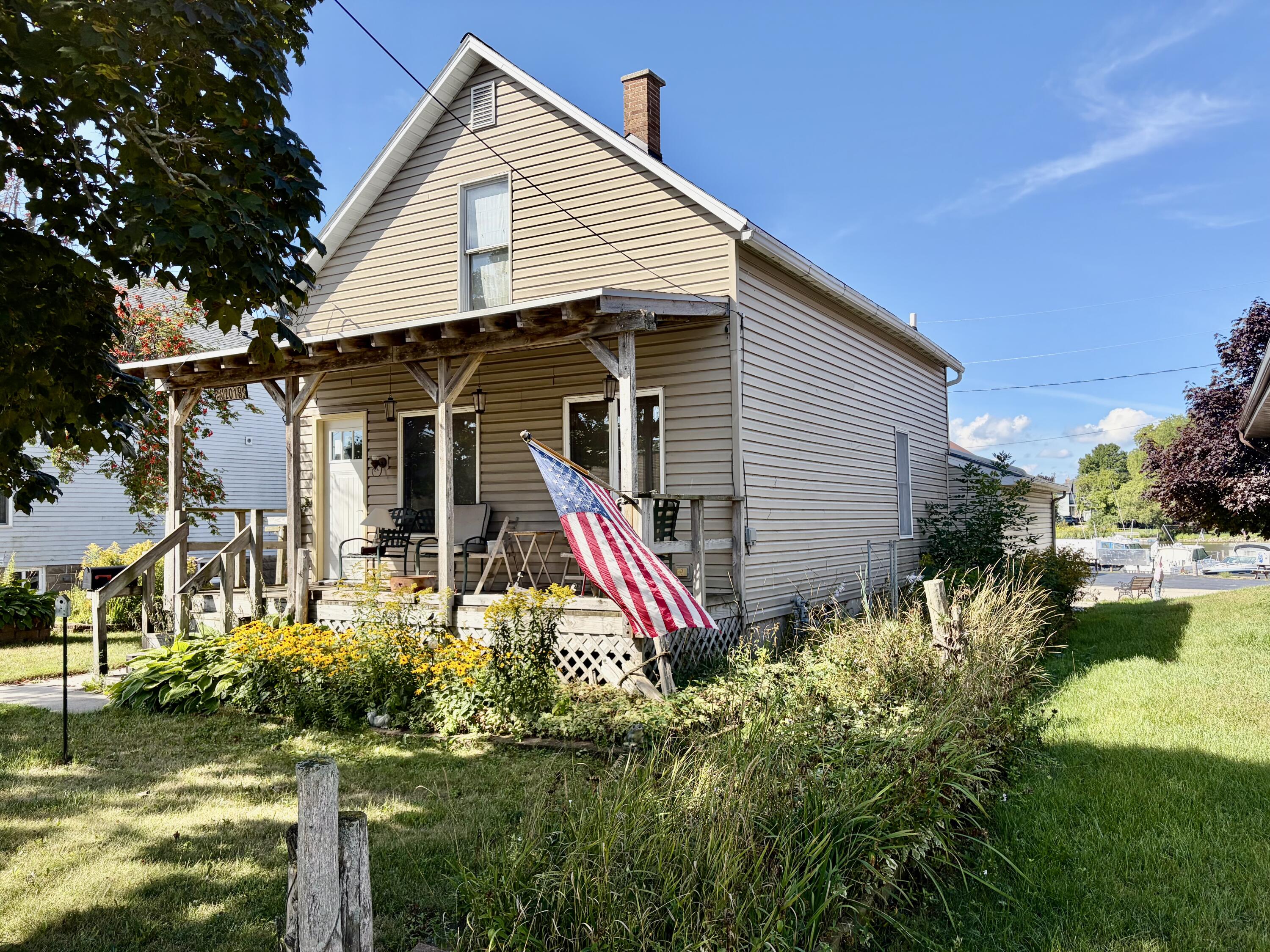 2018 Jackson St — photo