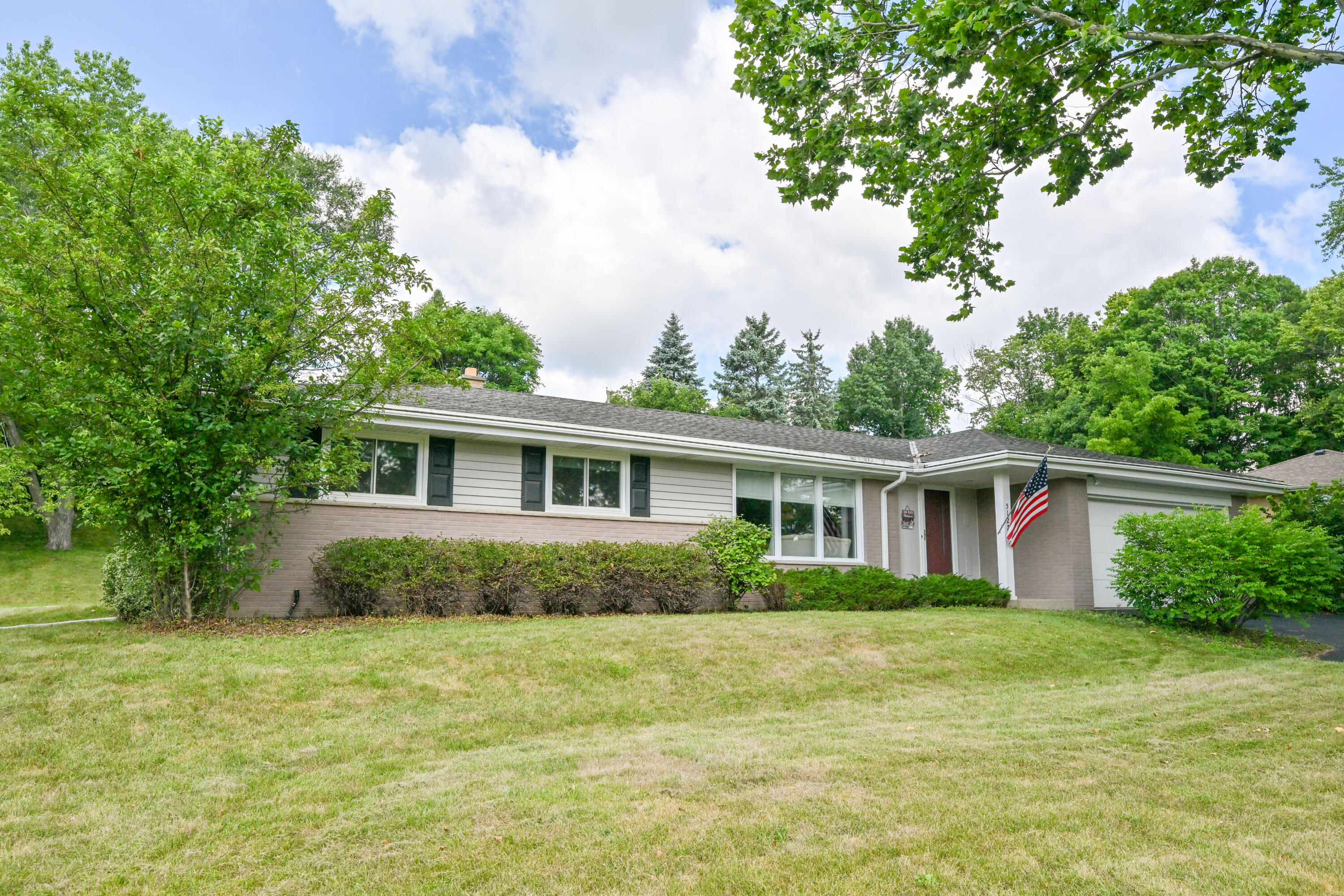 5127 S Menard Dr — photo