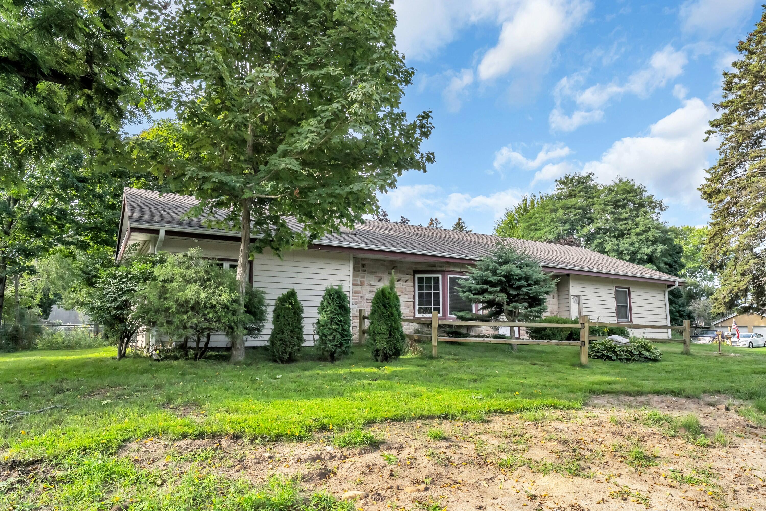 301 E 4 Mile Rd, Wind Point, WI 53402 — photo 3