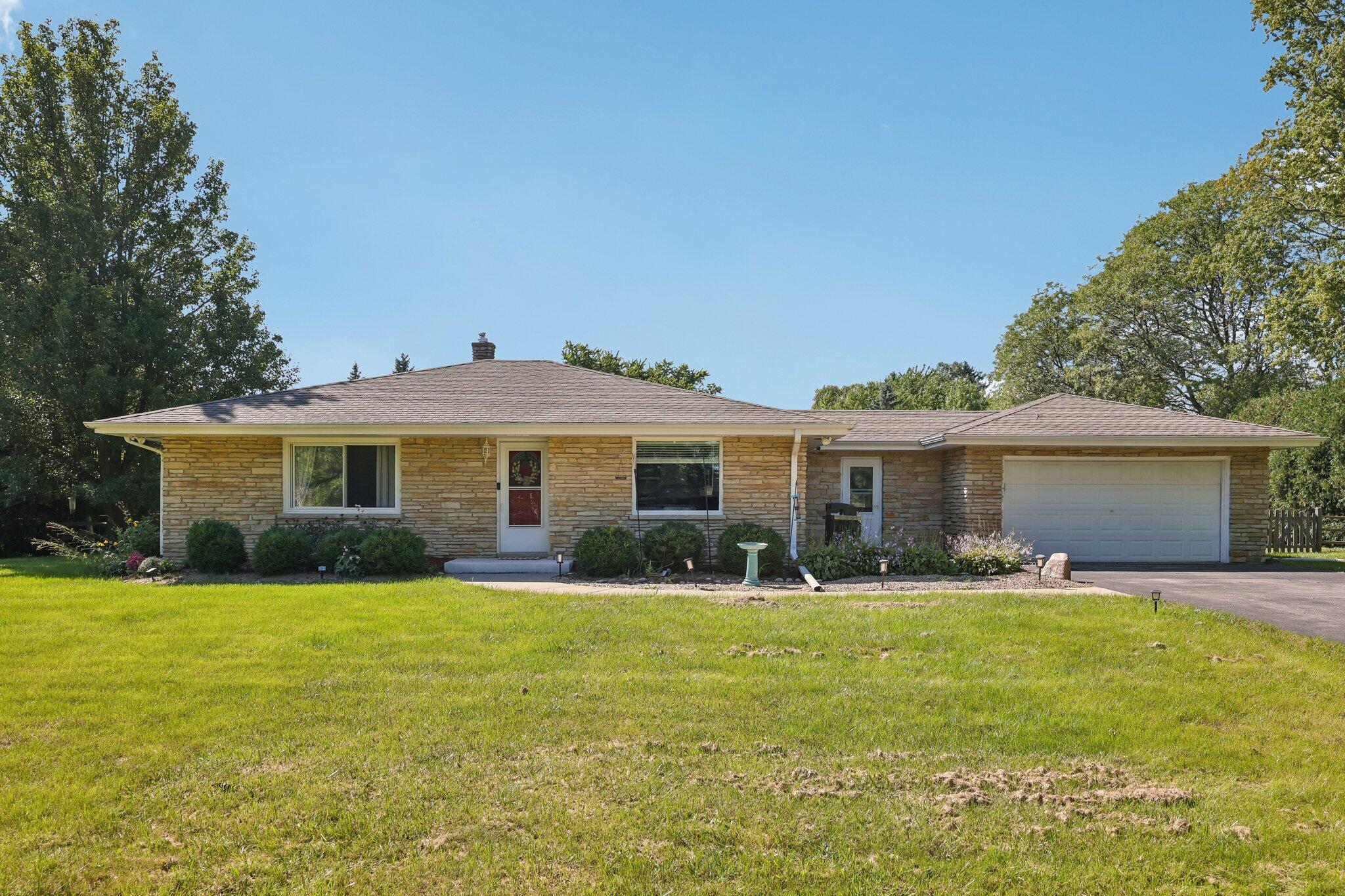 10043 N Greenview Dr — photo