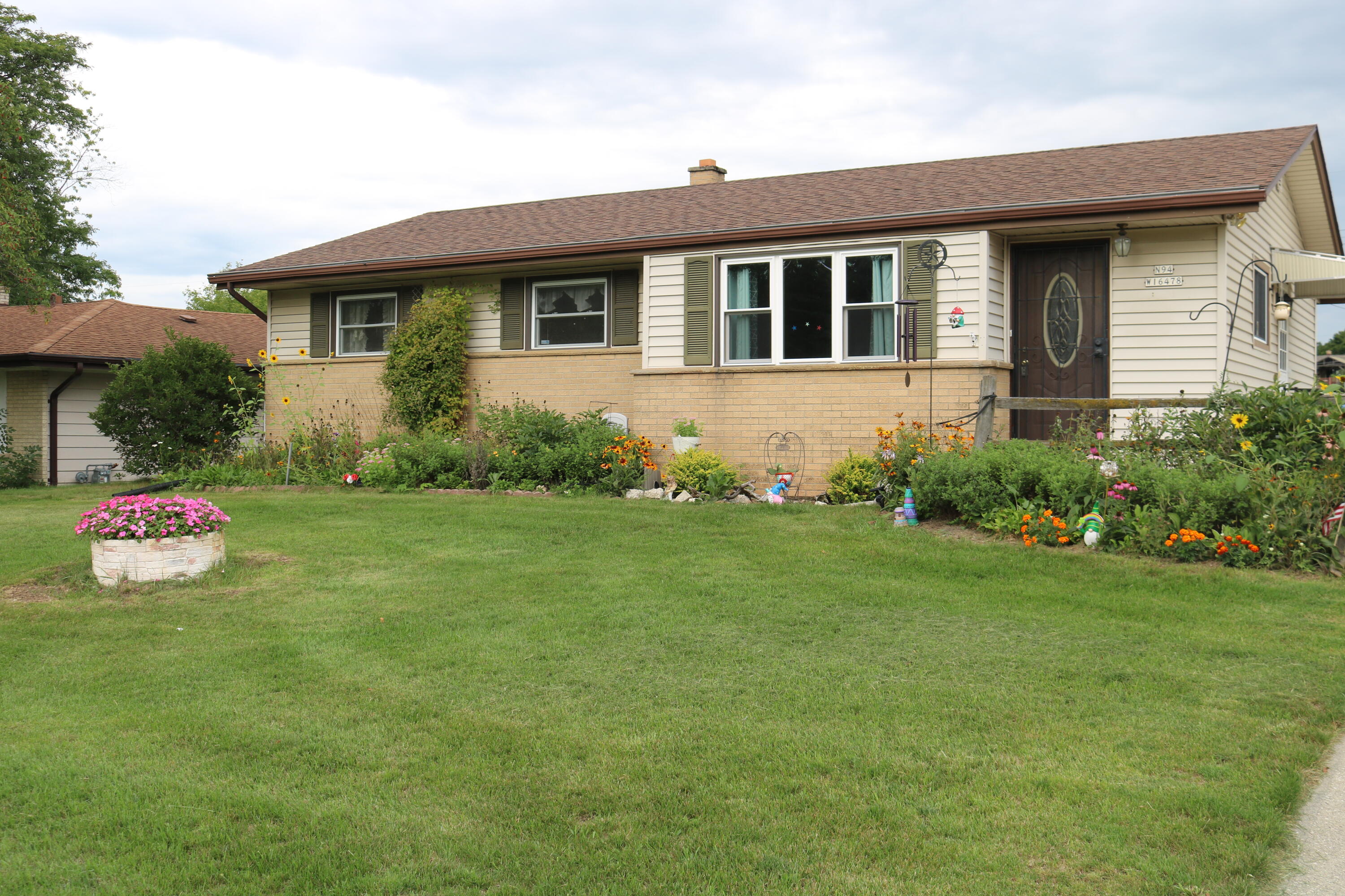 N94W16478 Cumberland Rd — photo