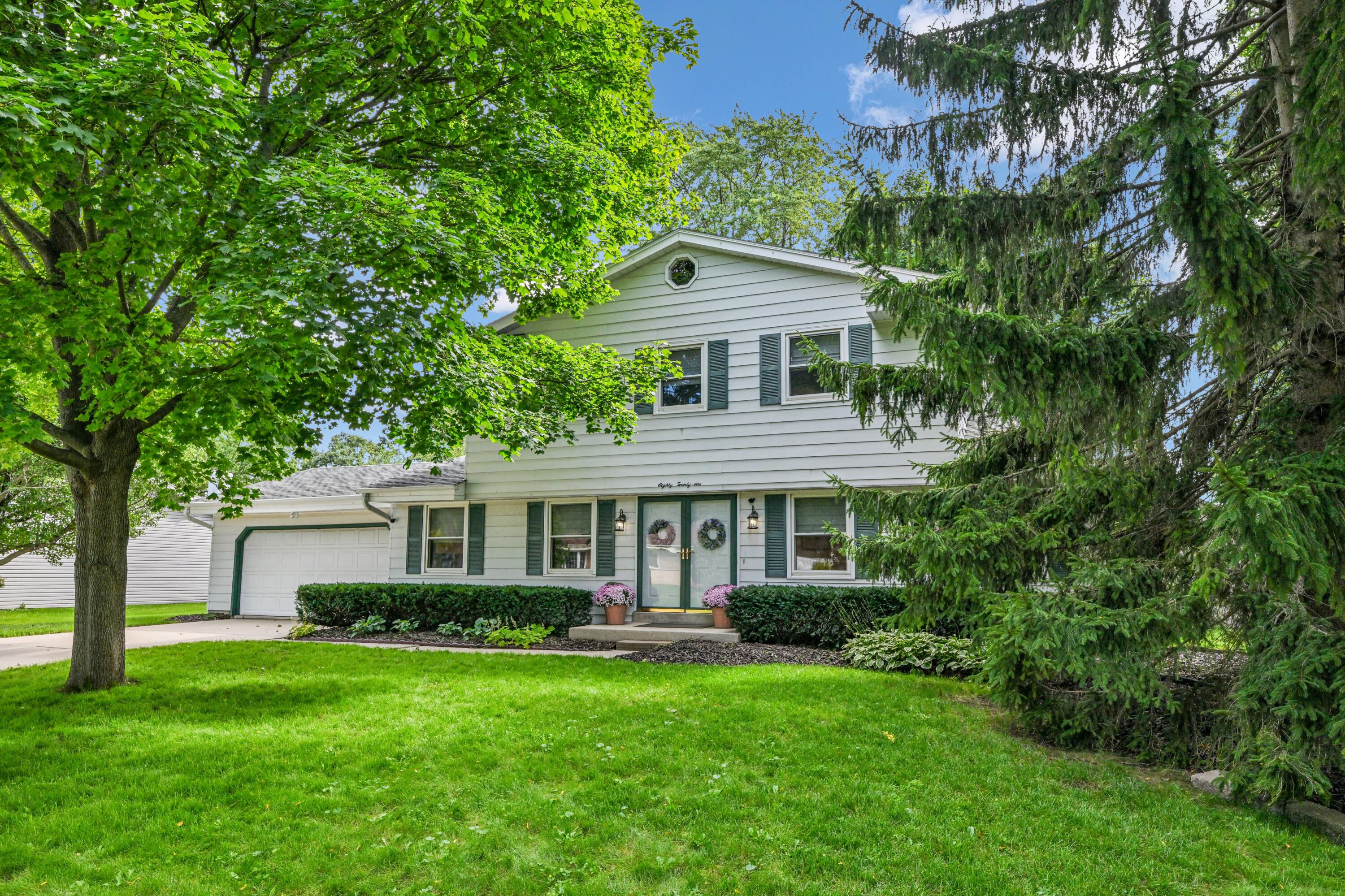 8021 W Cascade Dr — photo