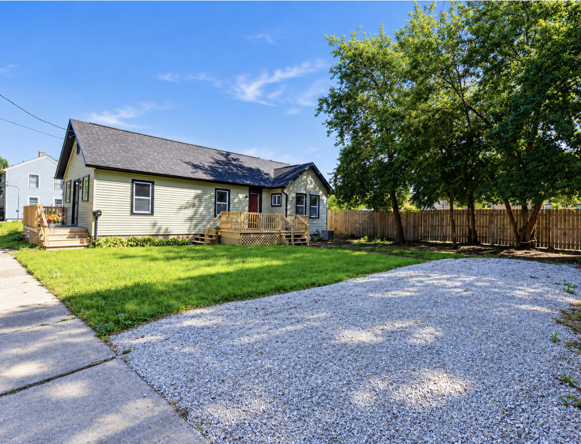 717 Hubbard St, Racine, WI 53402 — photo 3