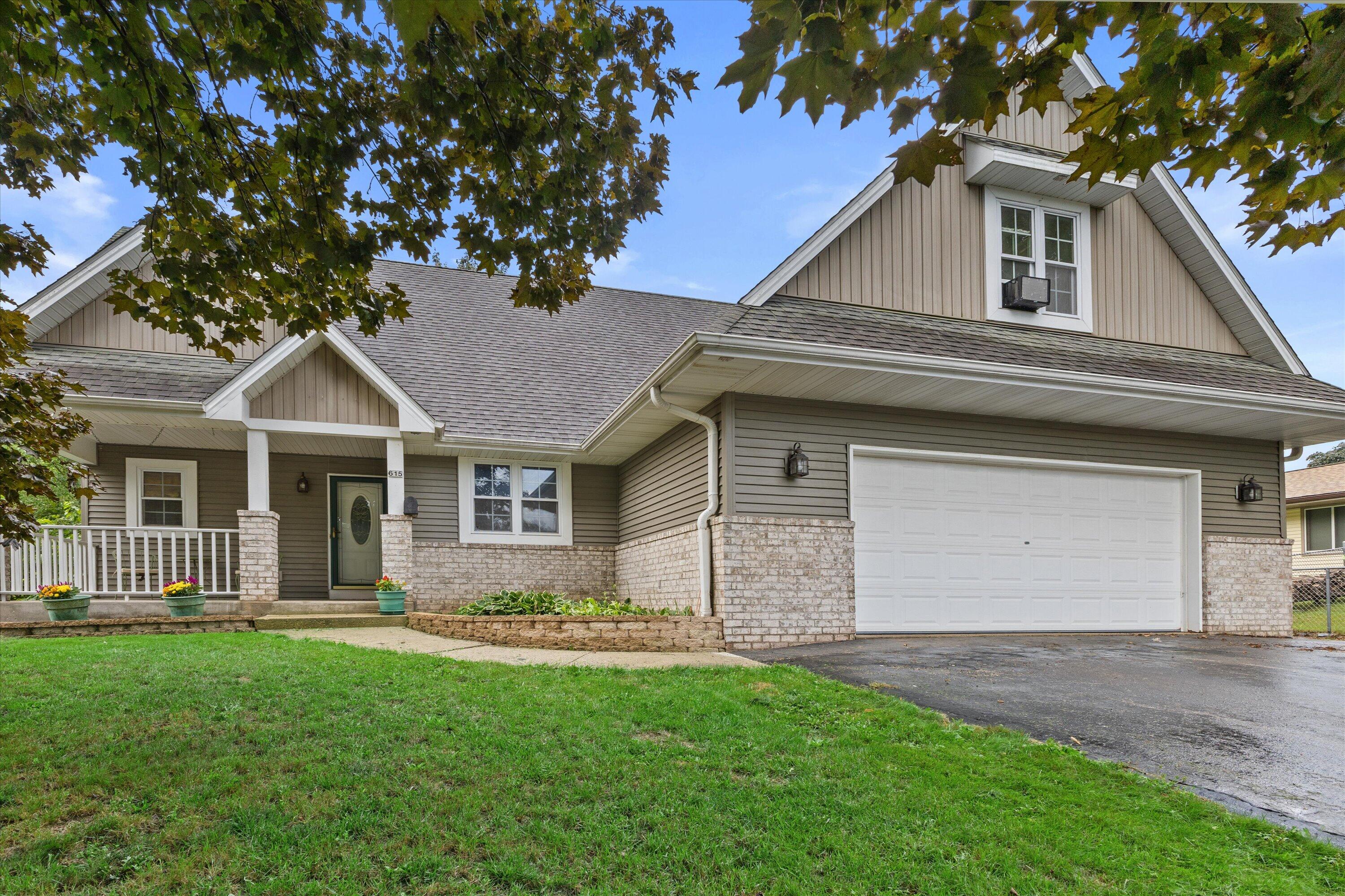 615 Braewood Dr — photo
