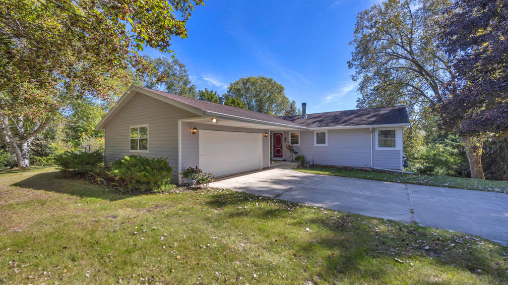 W6313 Burkshire Ln — photo