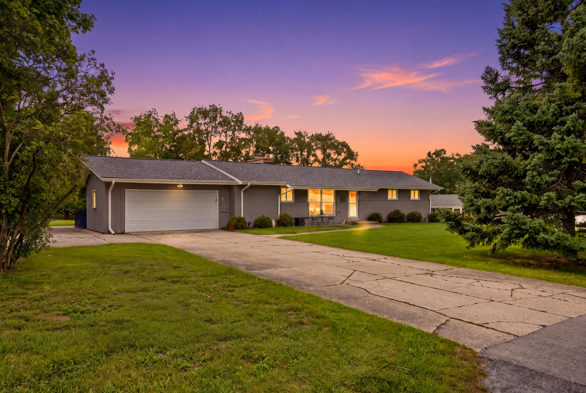 14465 Lindsay Dr — photo