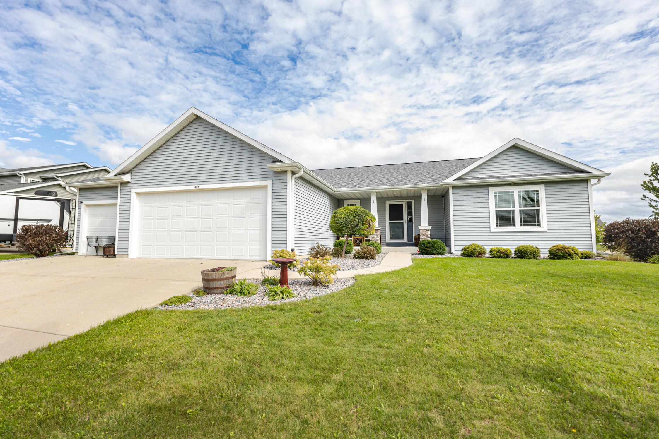 354 Rosewood Ave — photo