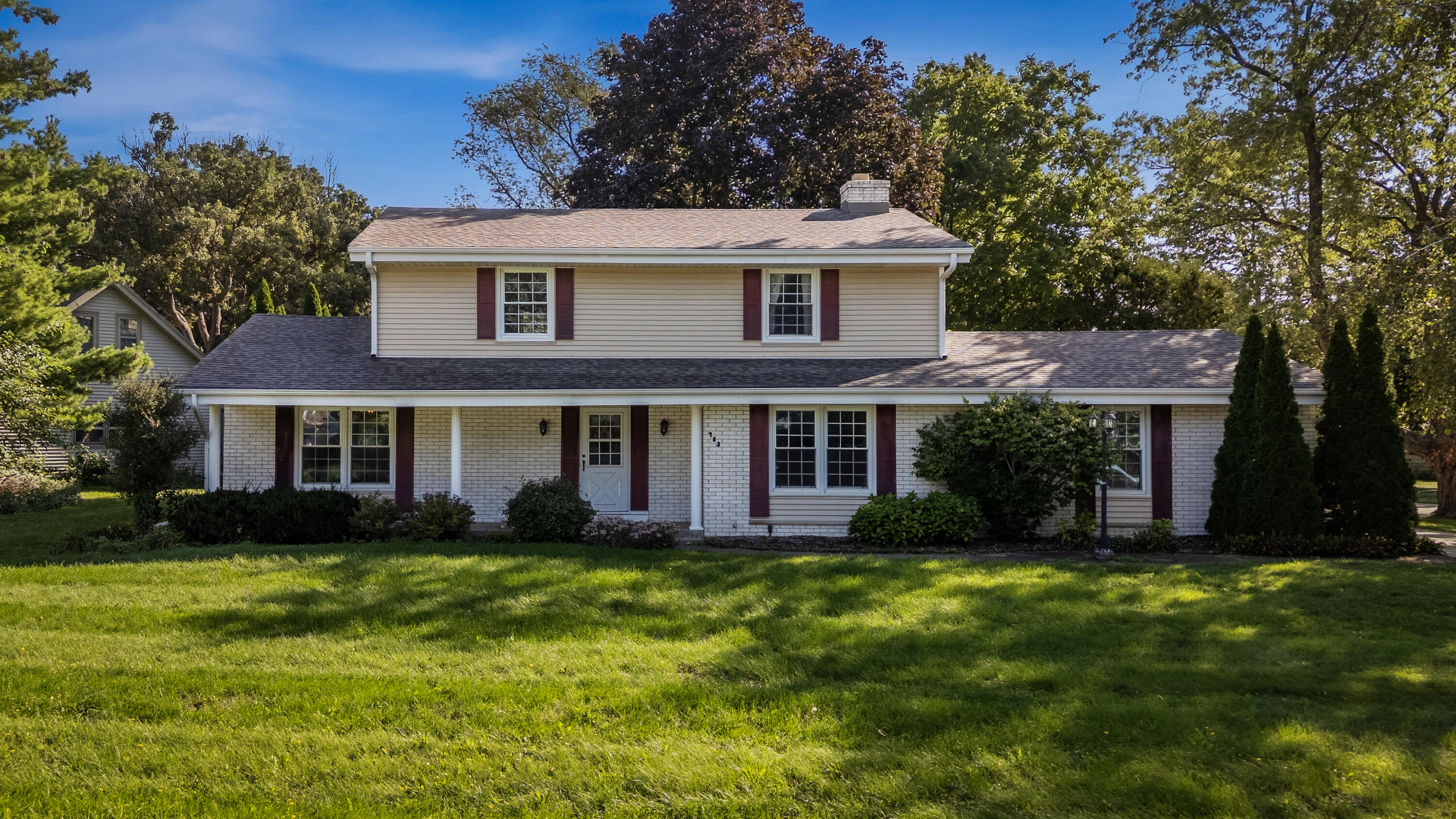 983 Chesterton Ct — photo