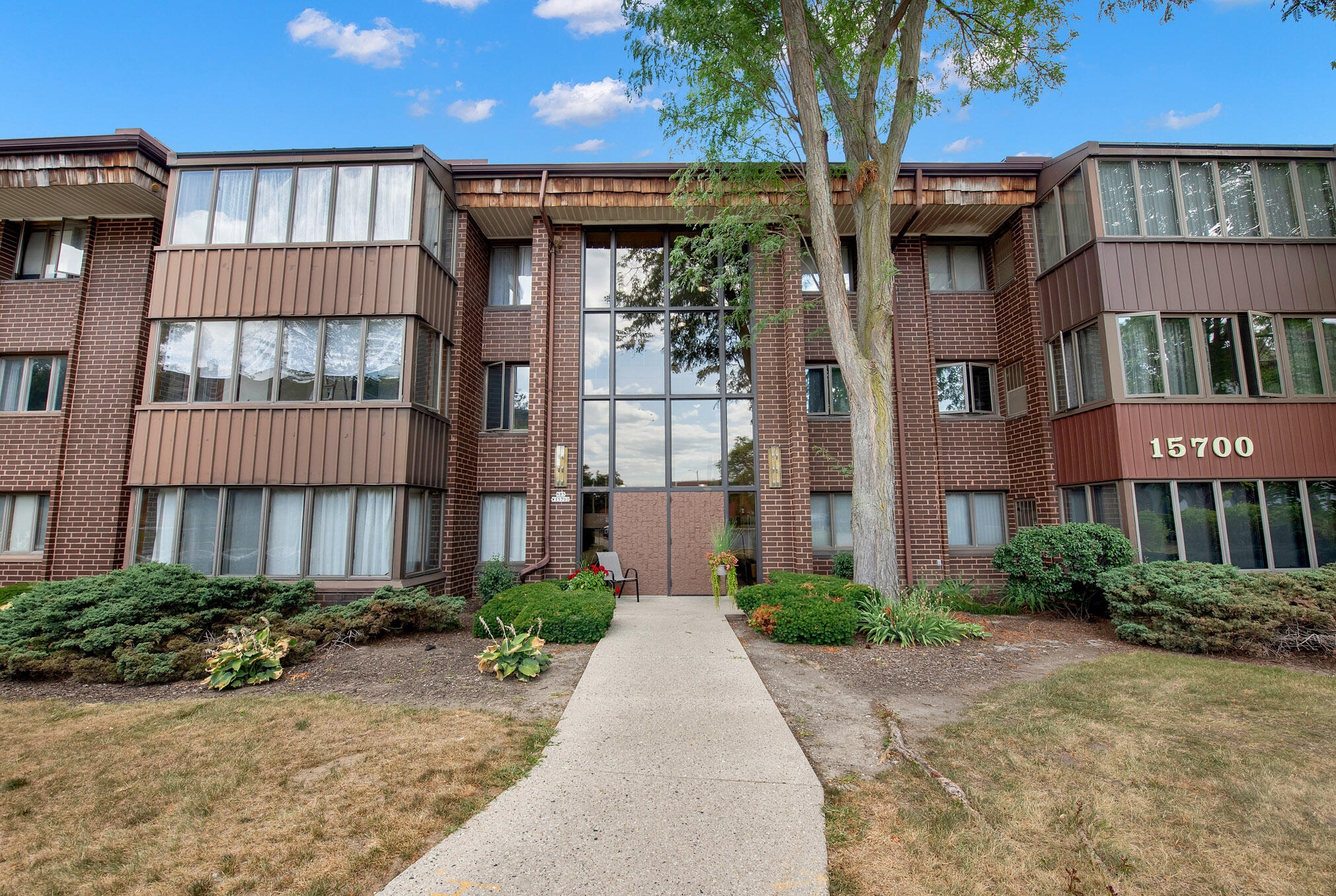 N85W15700 Ridge Rd, 304, Menomonee Falls, WI 53051 — photo 2