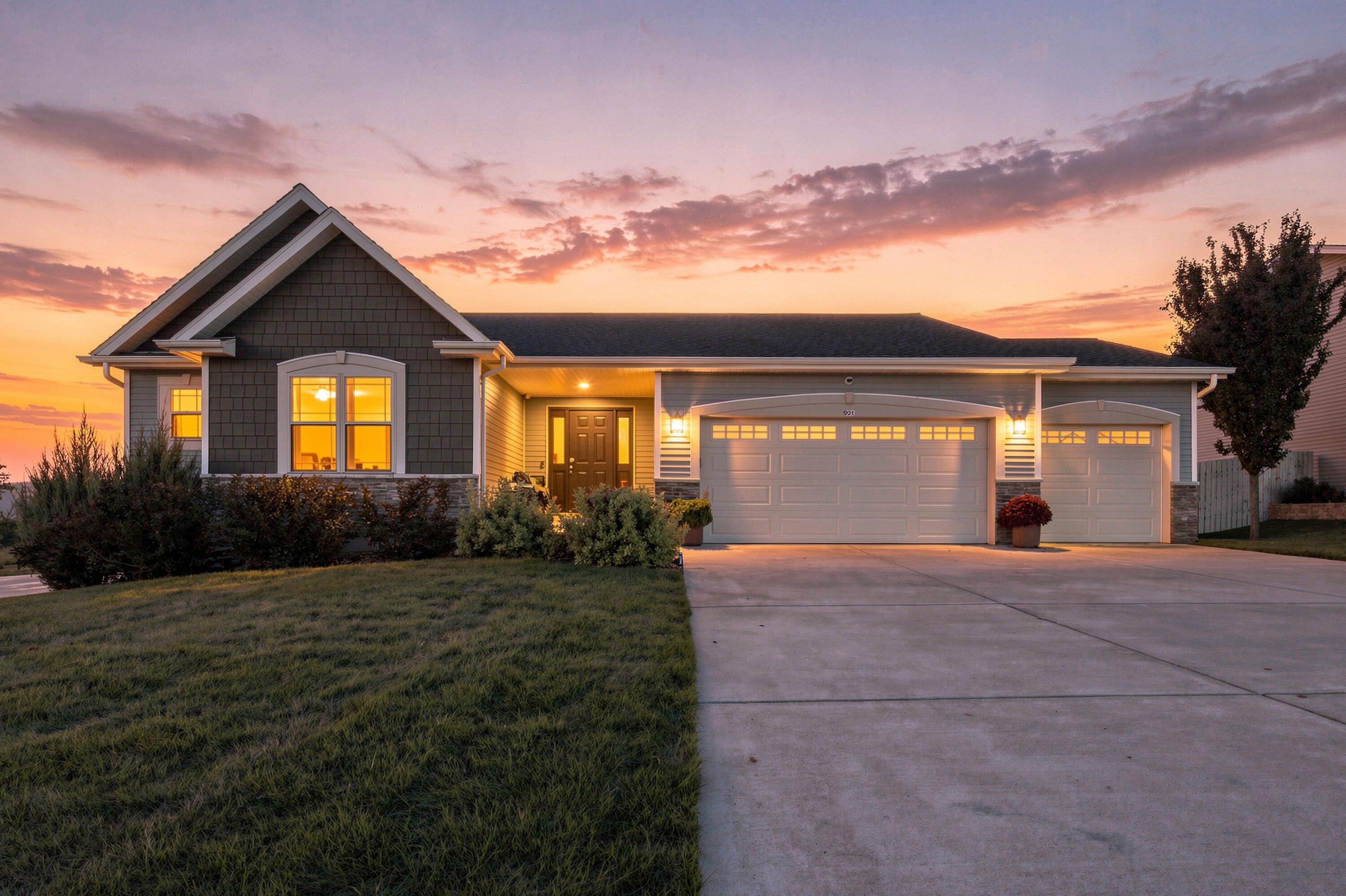 901 Casey Dr — photo