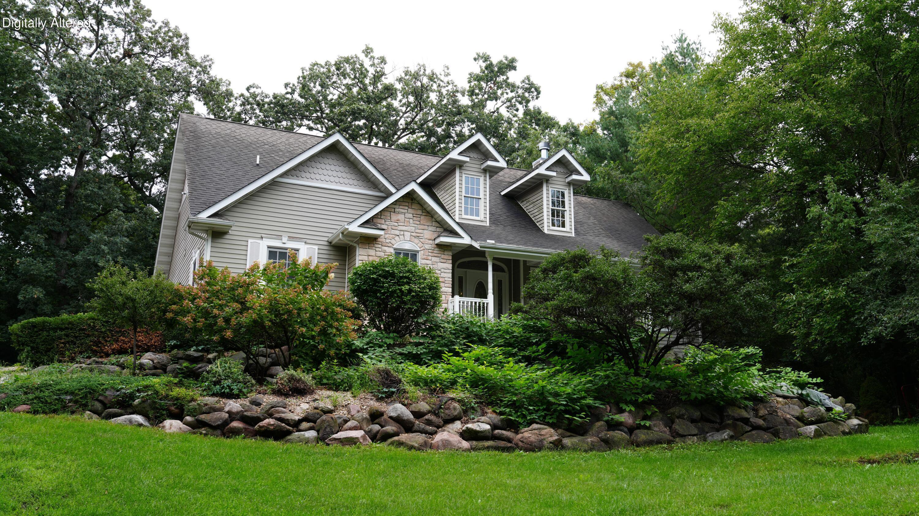 1528 E Lakeshore Dr — photo