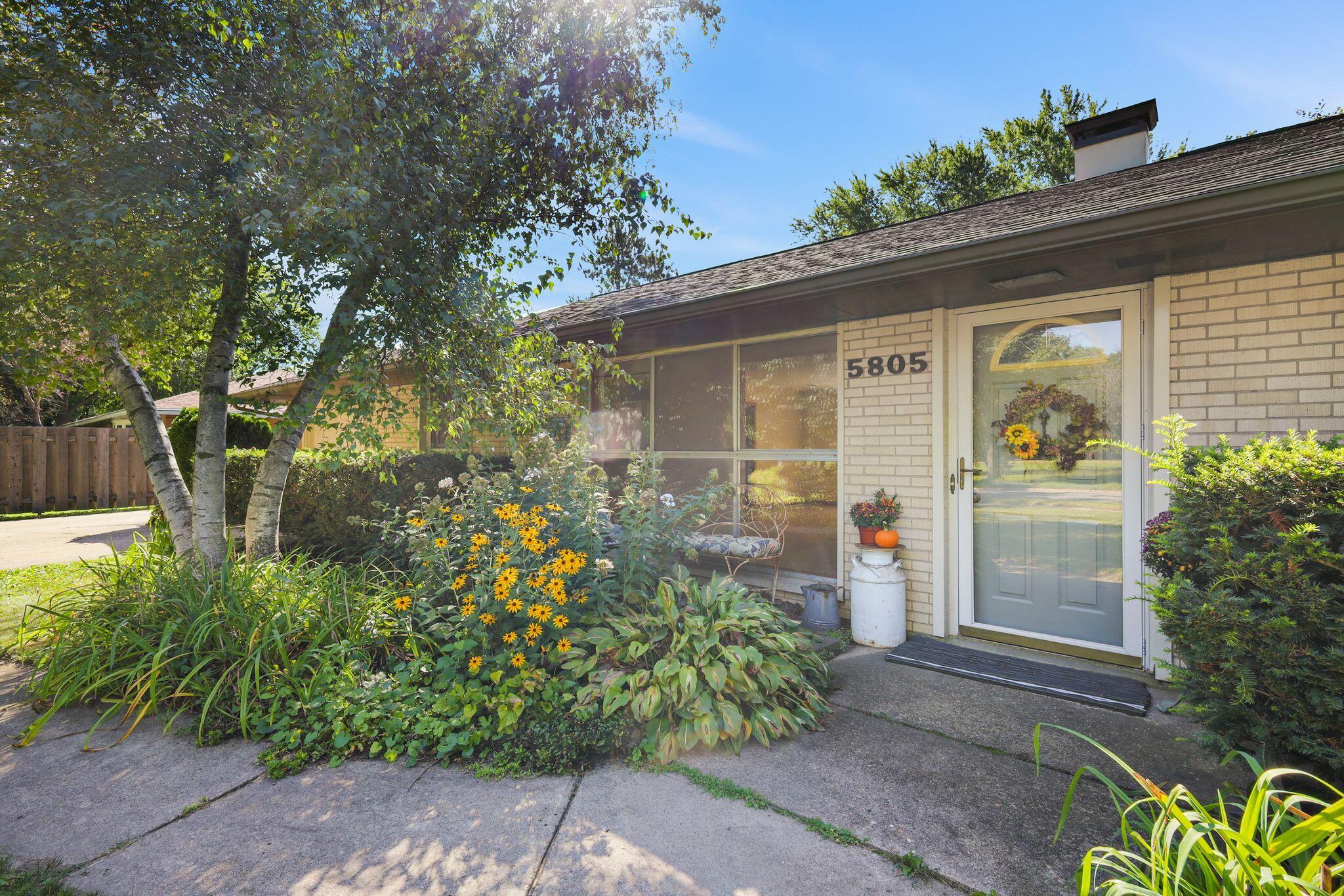 5805 Yorkshire Rd — photo