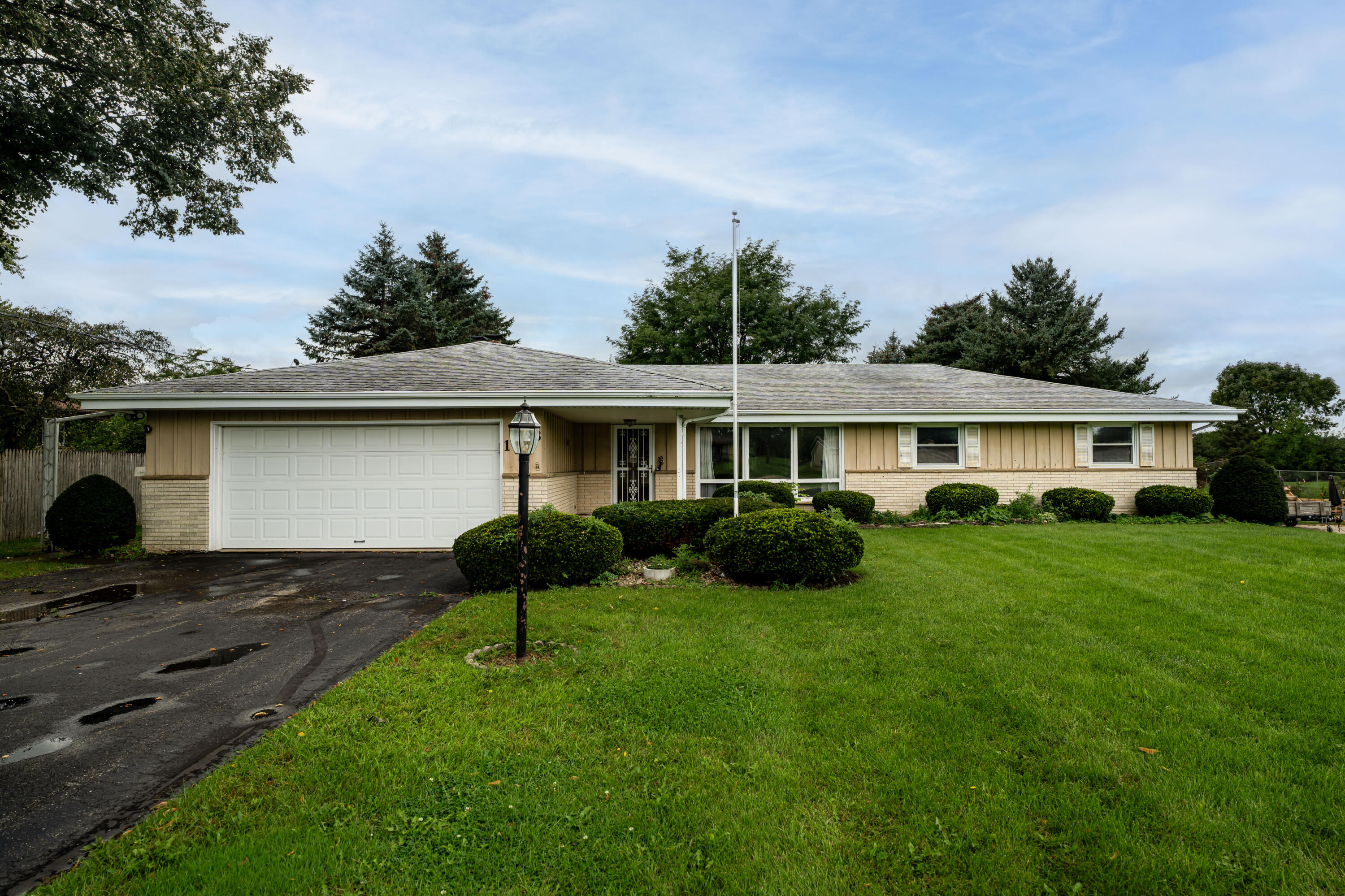 1638 Meadowlane Ave — photo