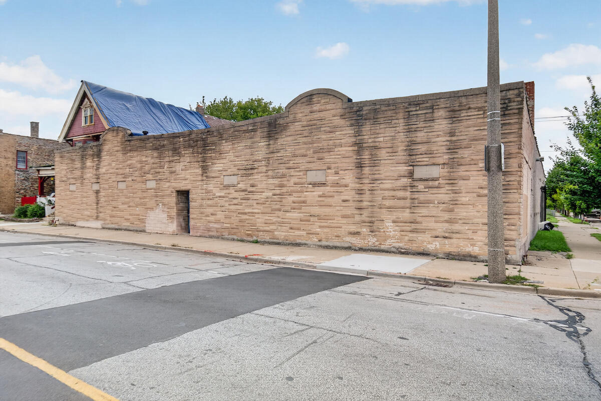 1829 W Center St, 1835 — photo