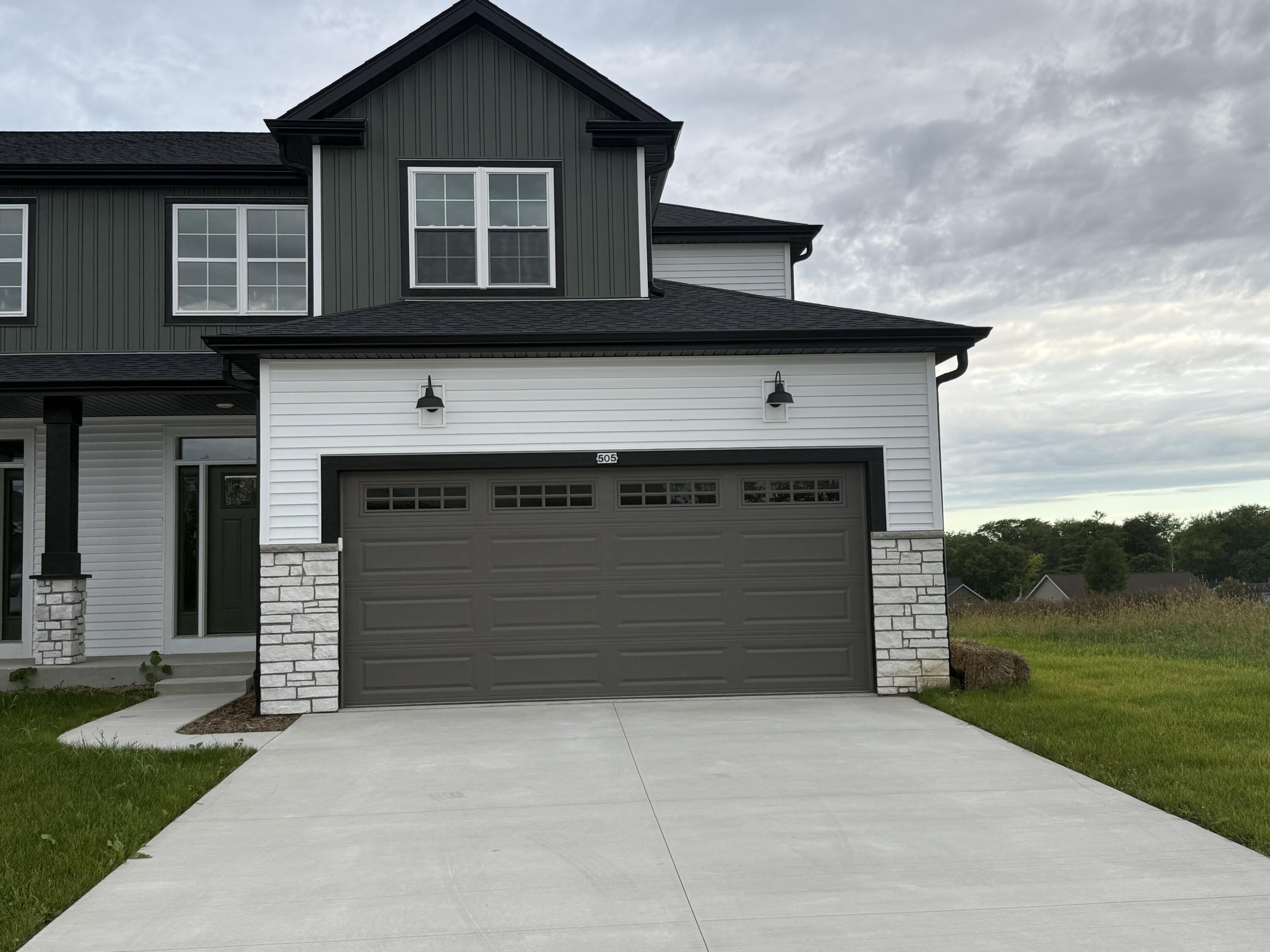 505 Golf Dr — photo