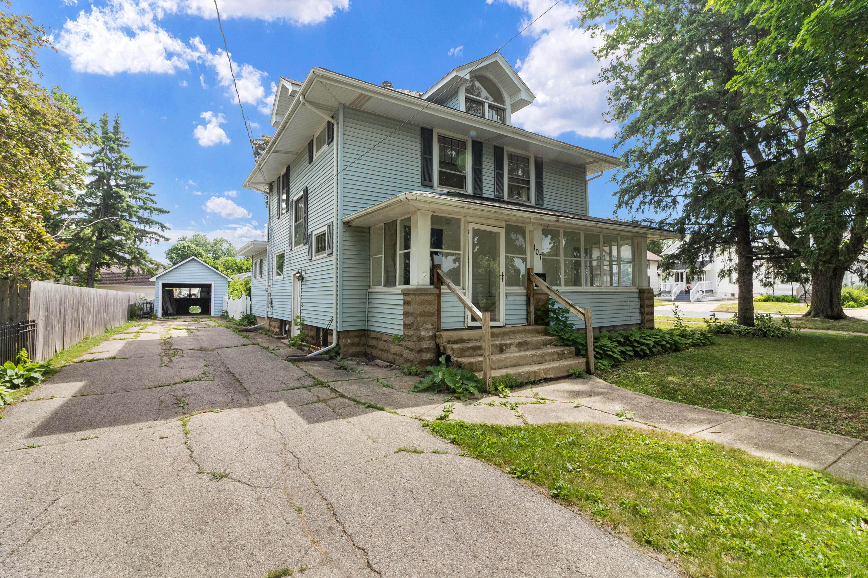 107 N Harrison St — photo