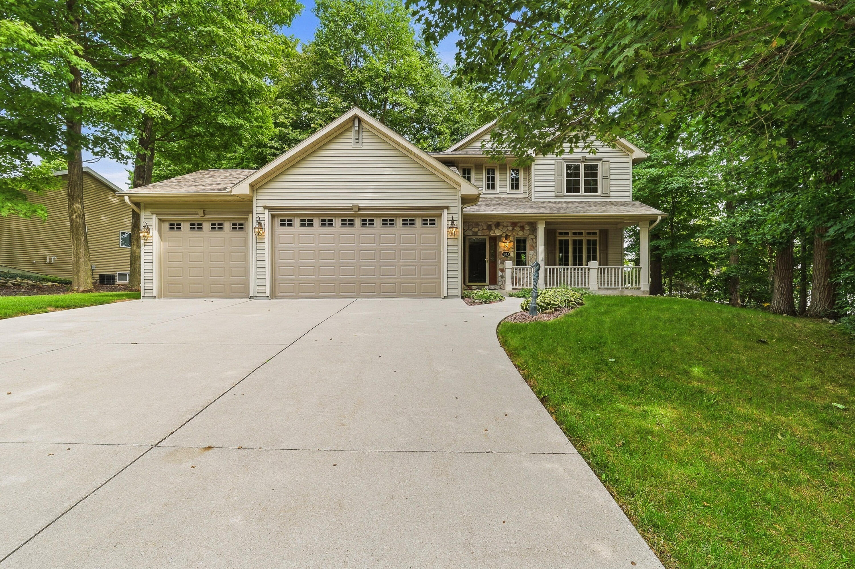 911 Cobblestone Dr — photo