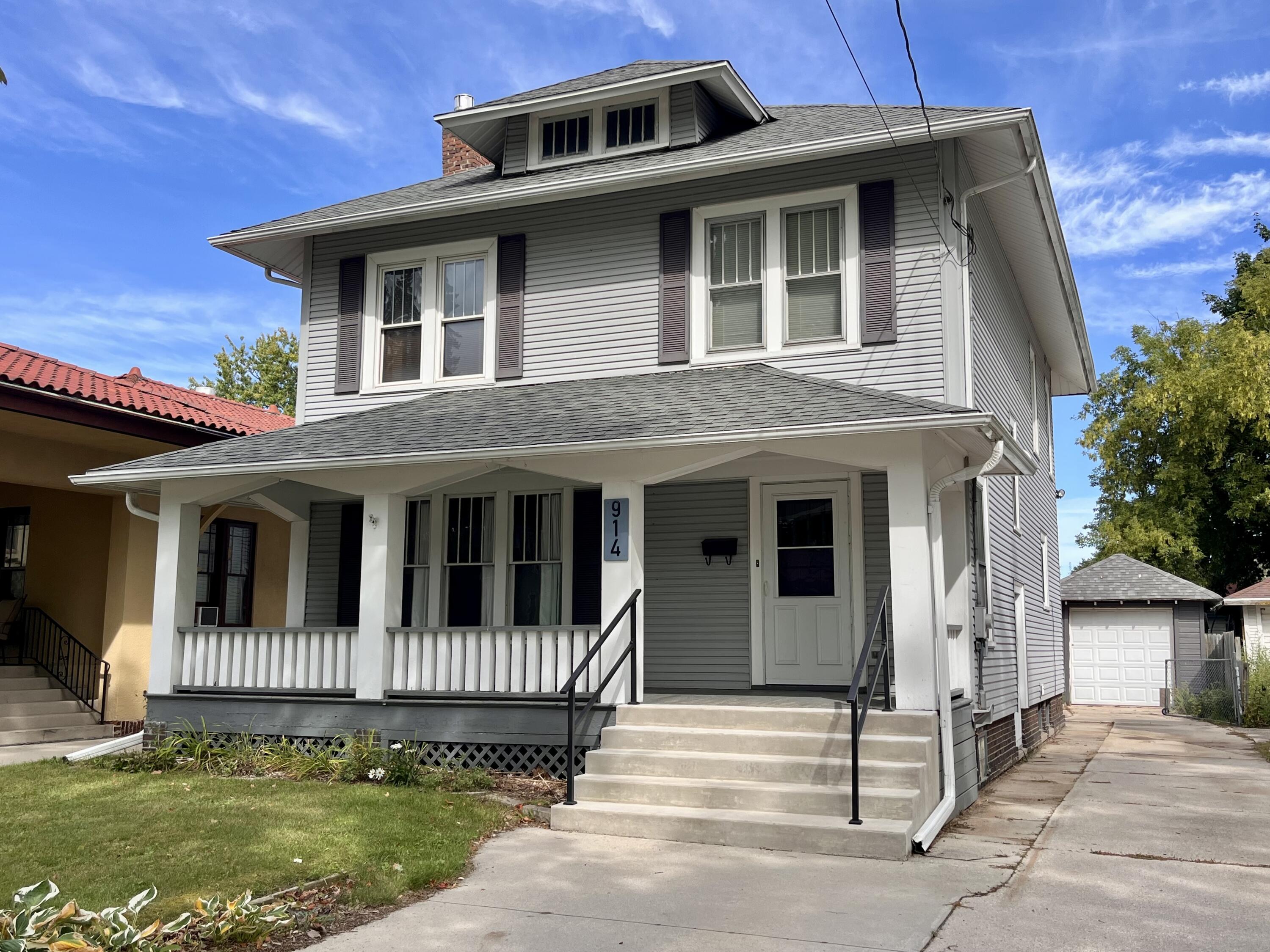 914 St Clair St — photo