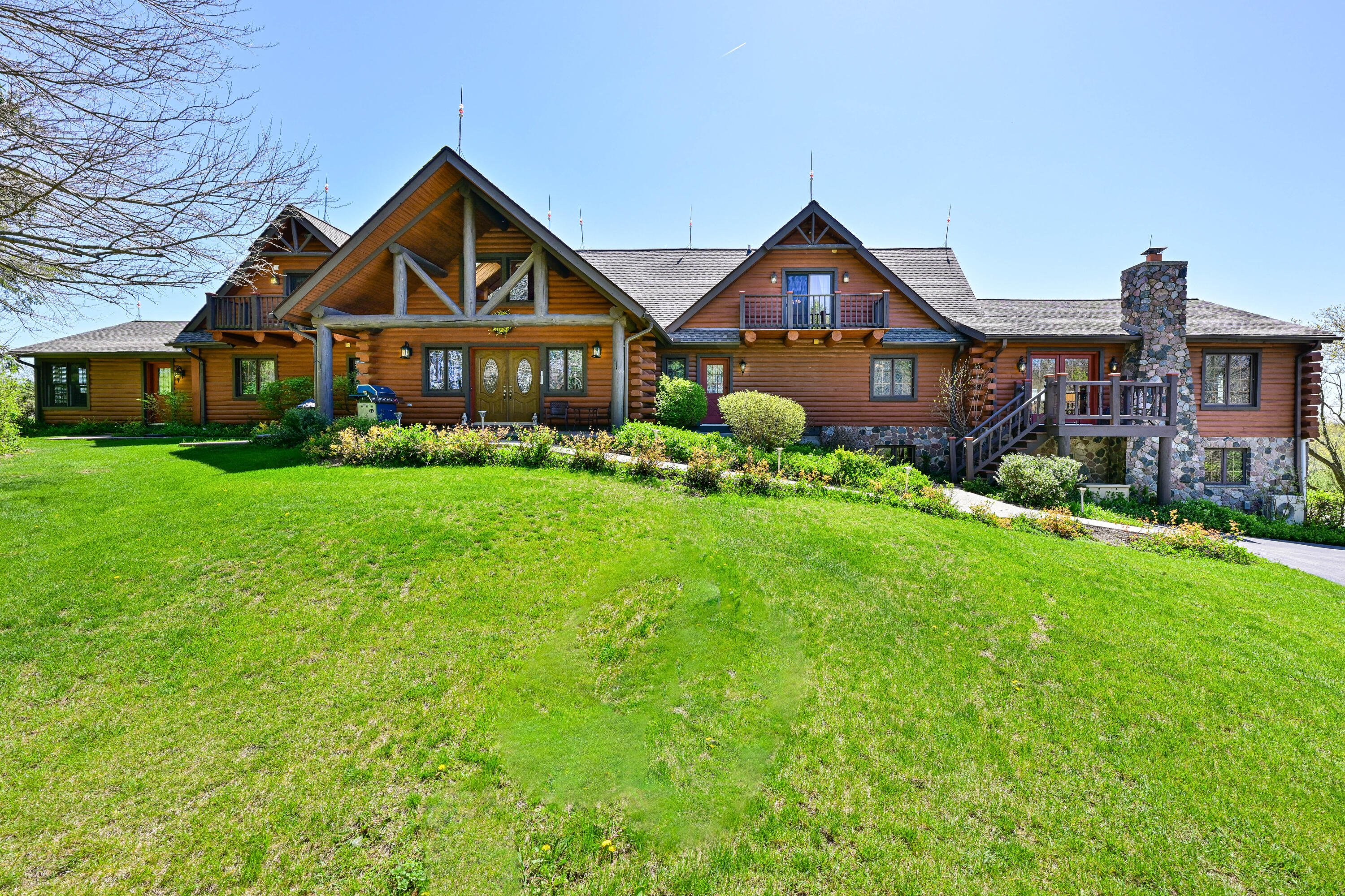 W714 Valley View Rd, Spring Prairie, WI 53105 — photo 2