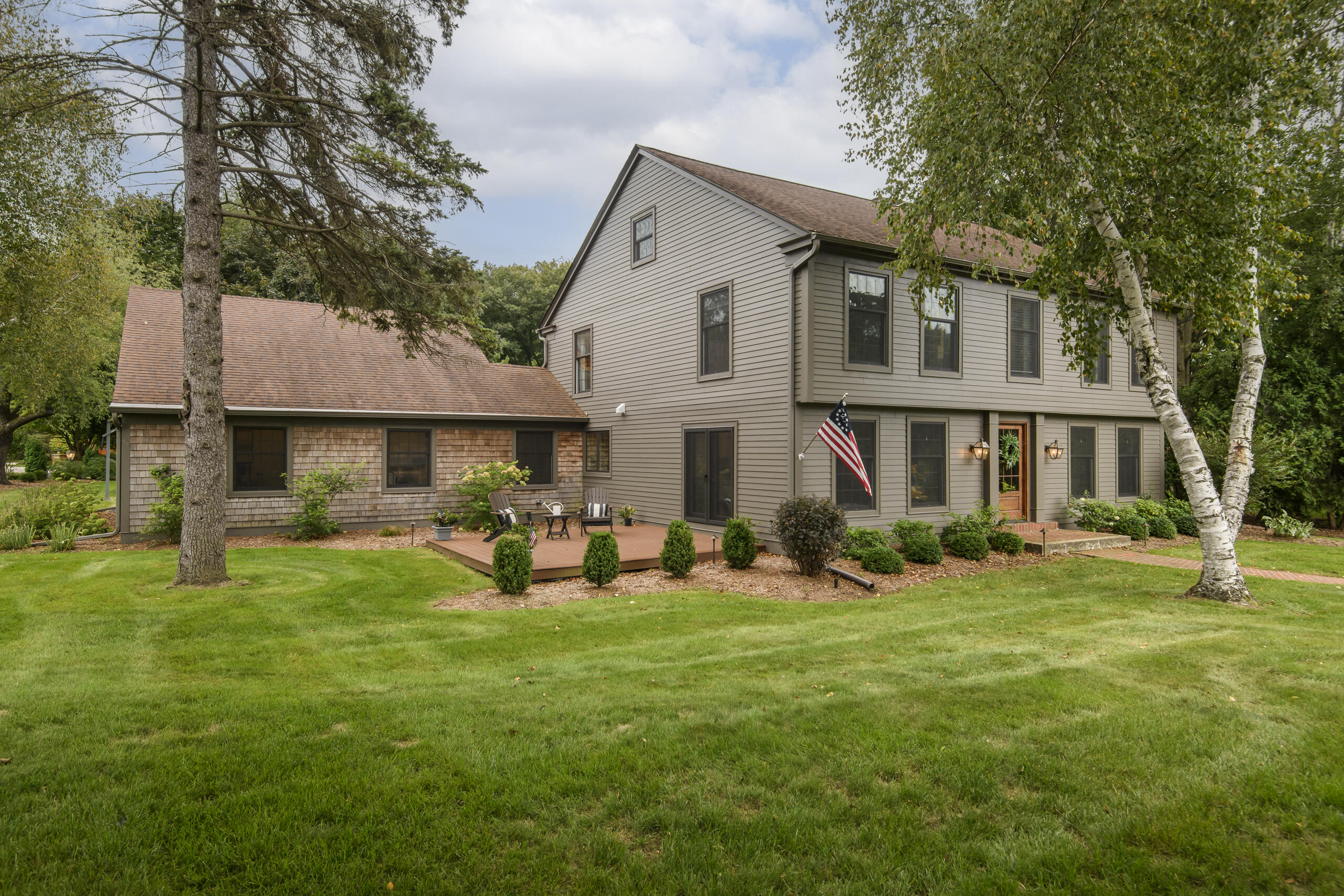 15025 Westover Rd — photo