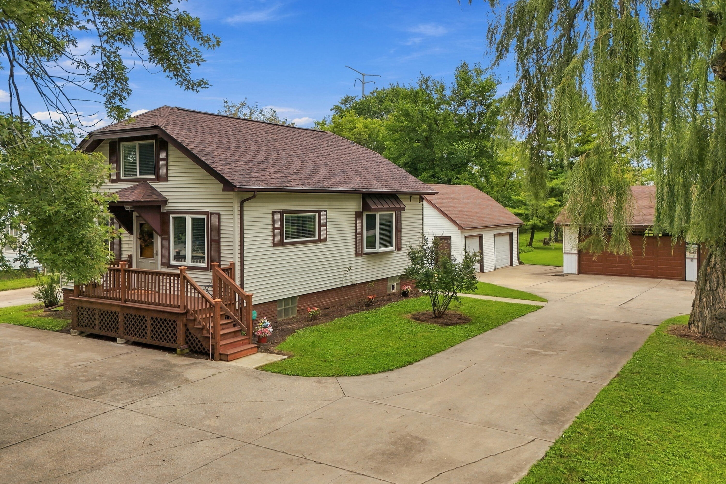 1407 Willow Rd — photo