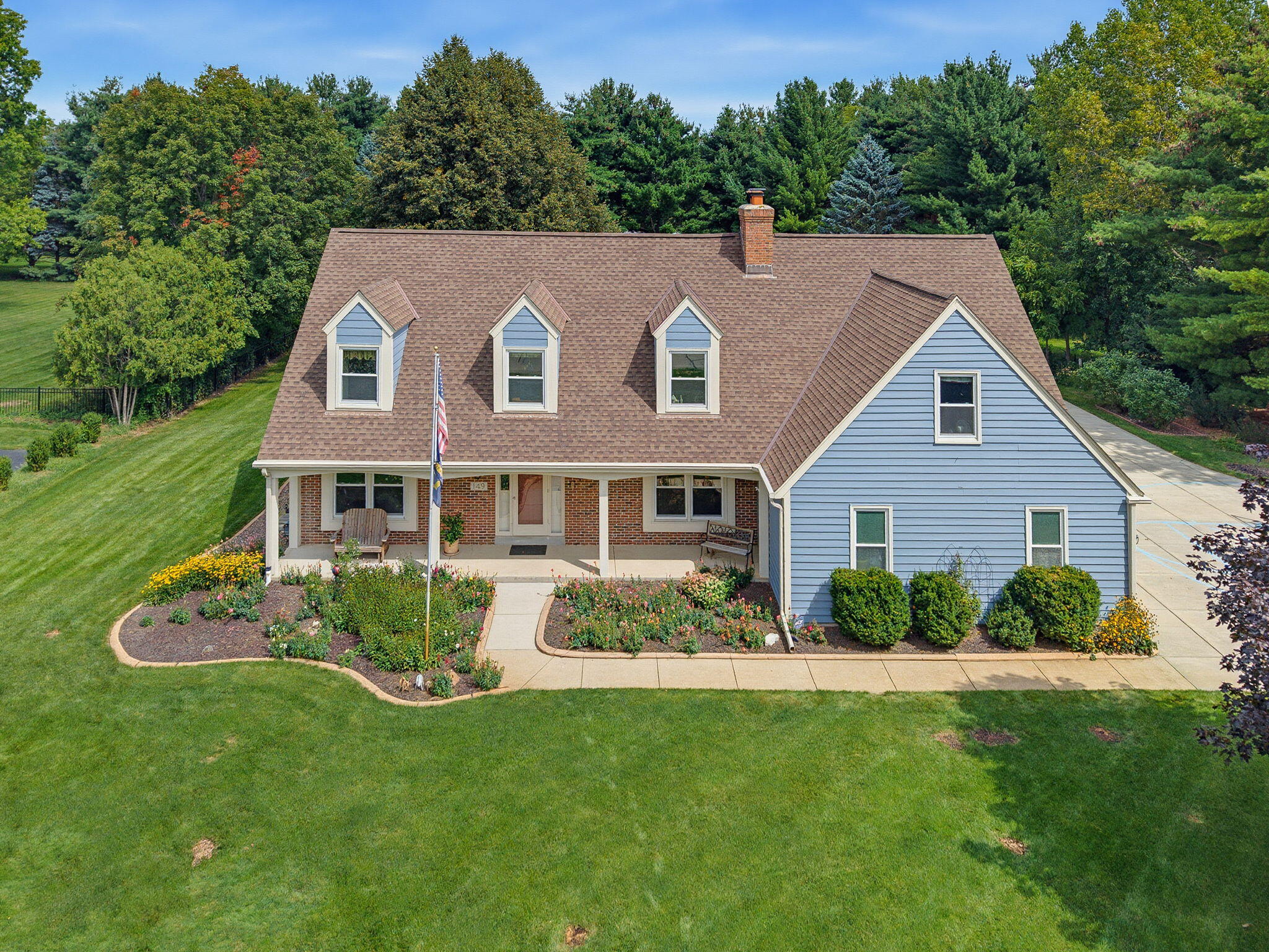 149 Hickory Dr — photo