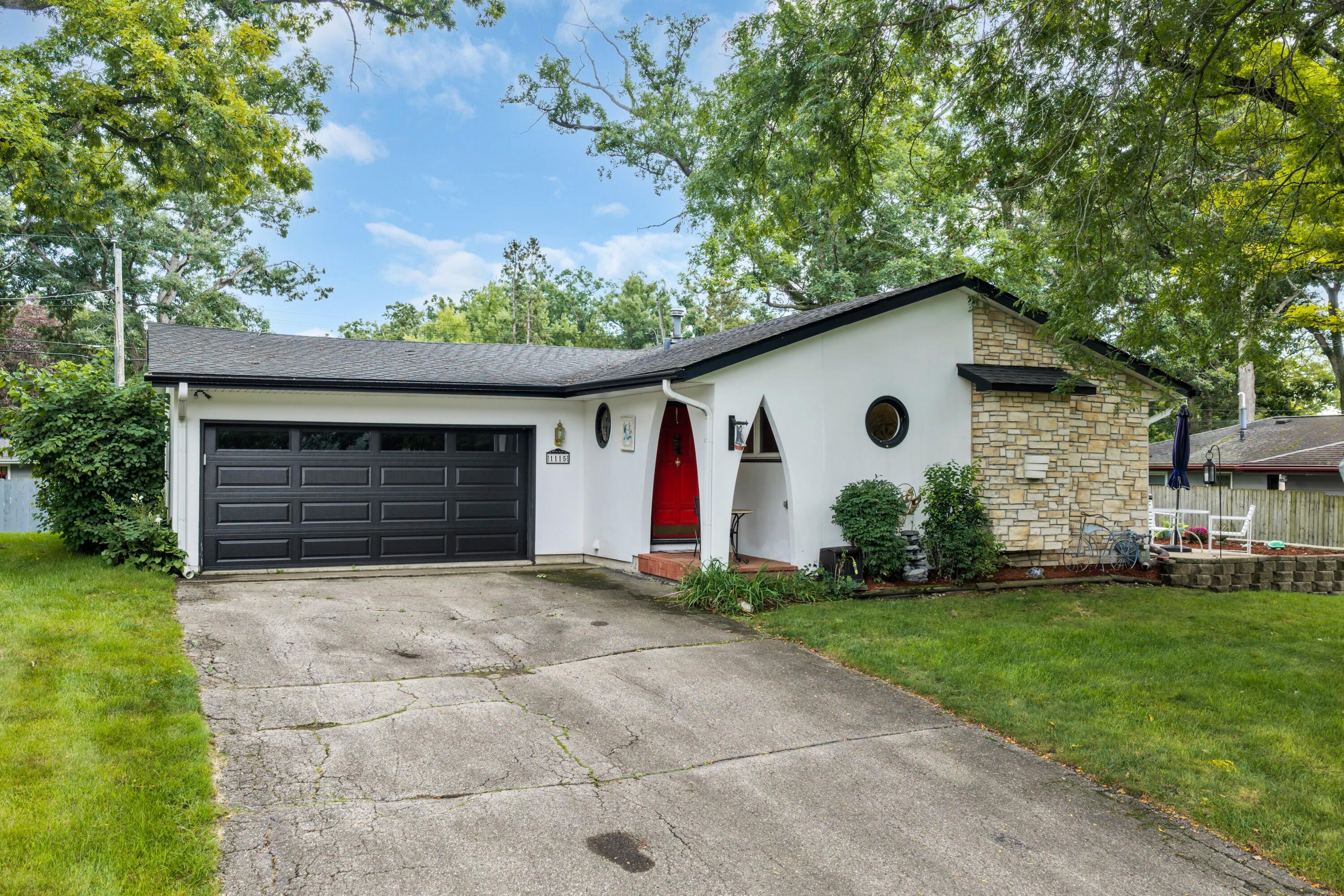 1115 Bonnie Brae Ln — photo