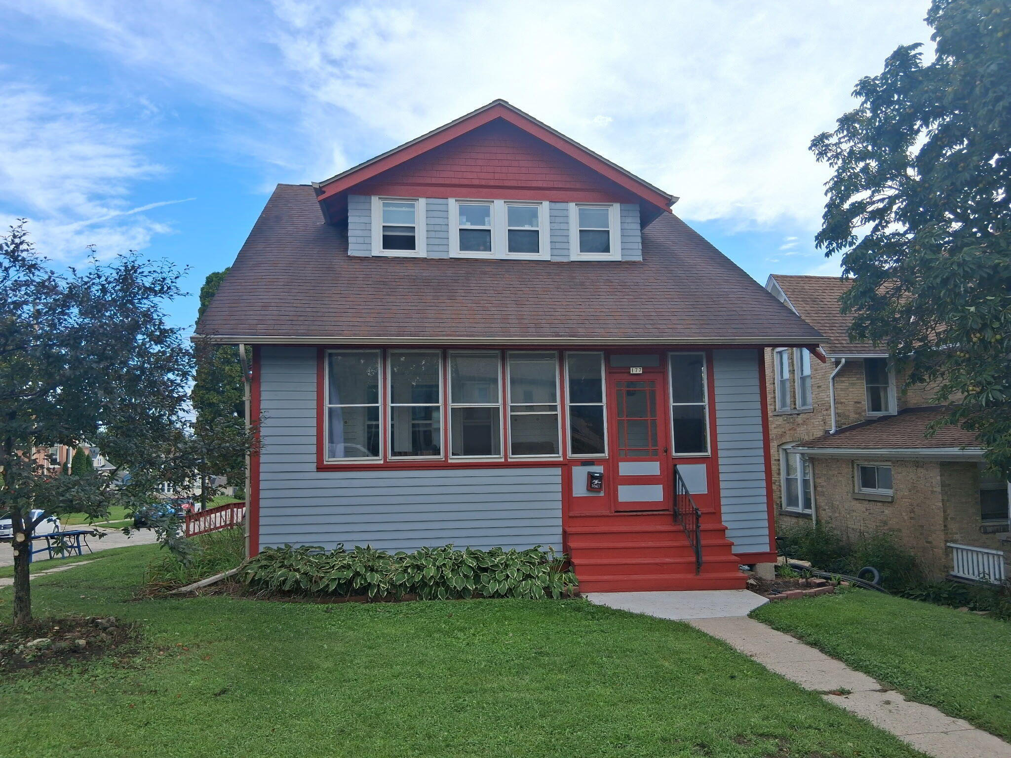 177 E Washington St — photo