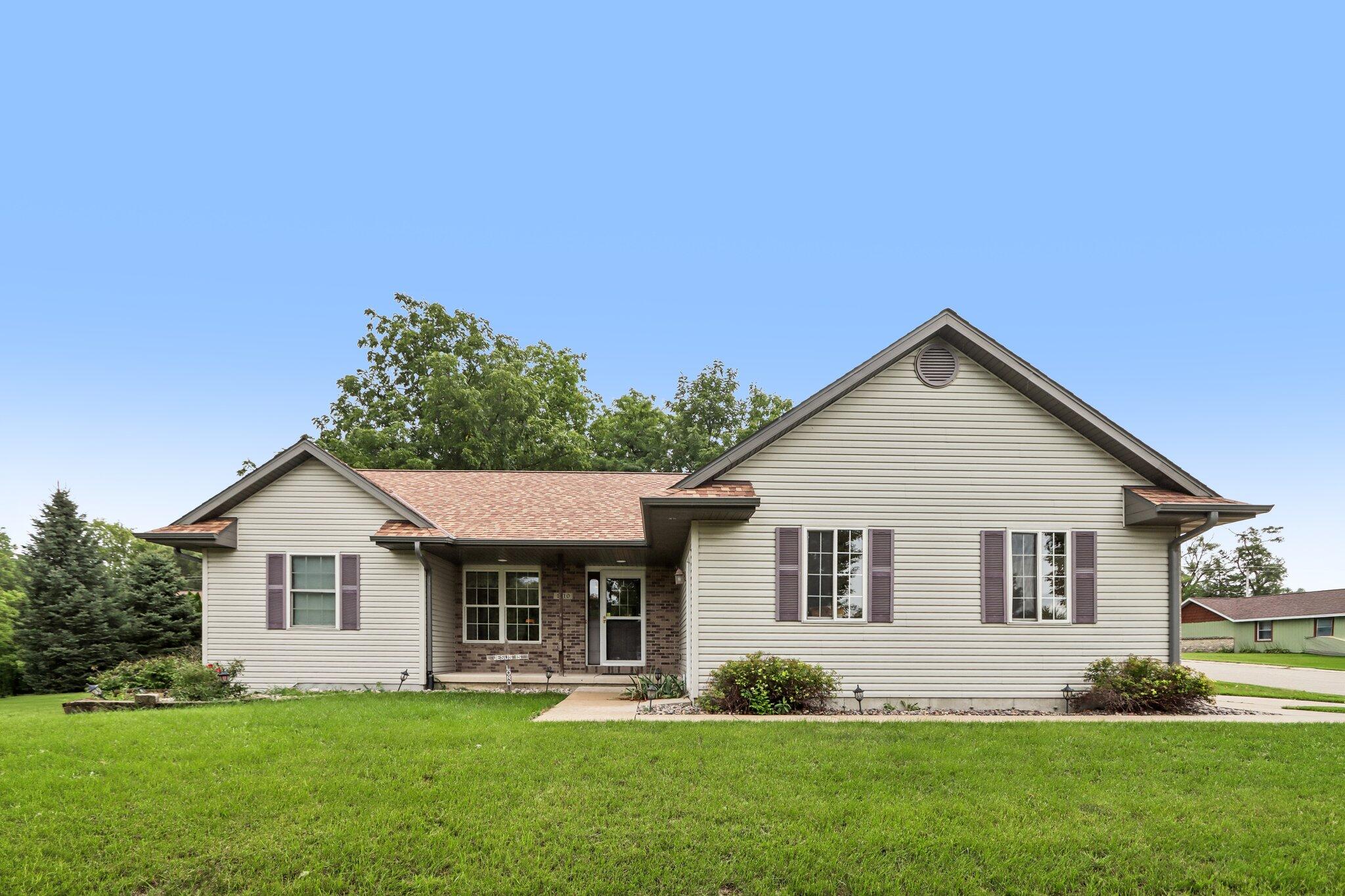 1110 Gruennert Ct — photo
