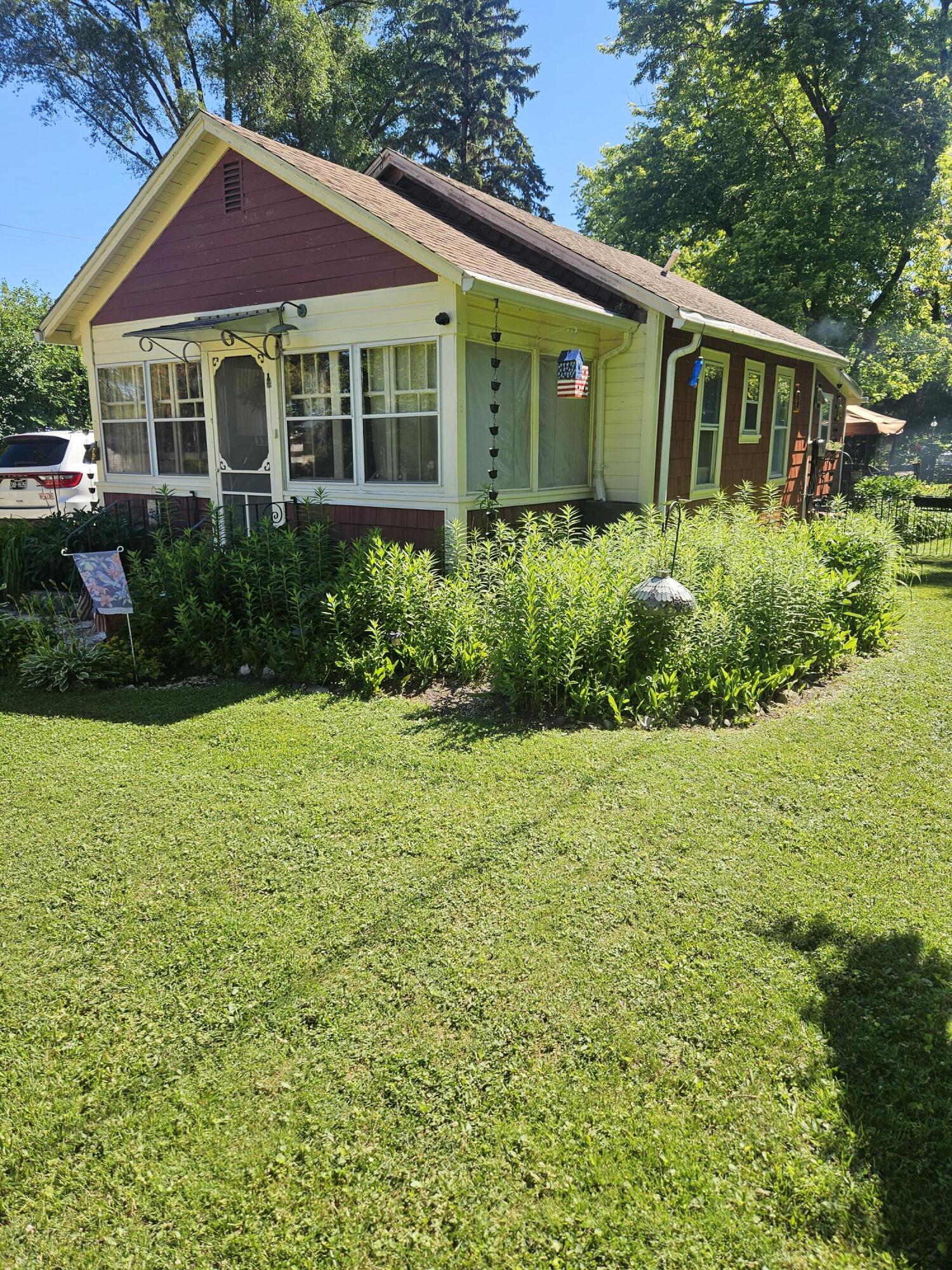 3329 Harrison St — photo