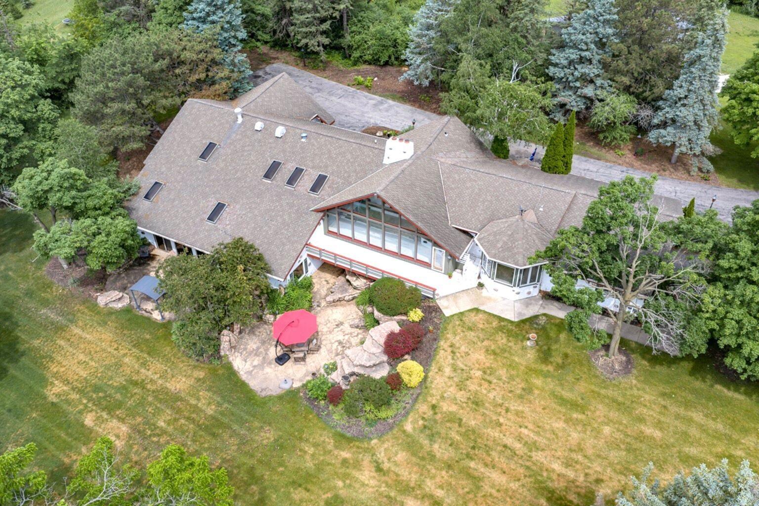 W215N5353 Ada Ct — photo