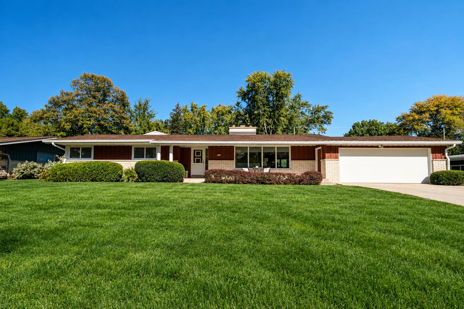 2240 W Greenwood Rd — photo