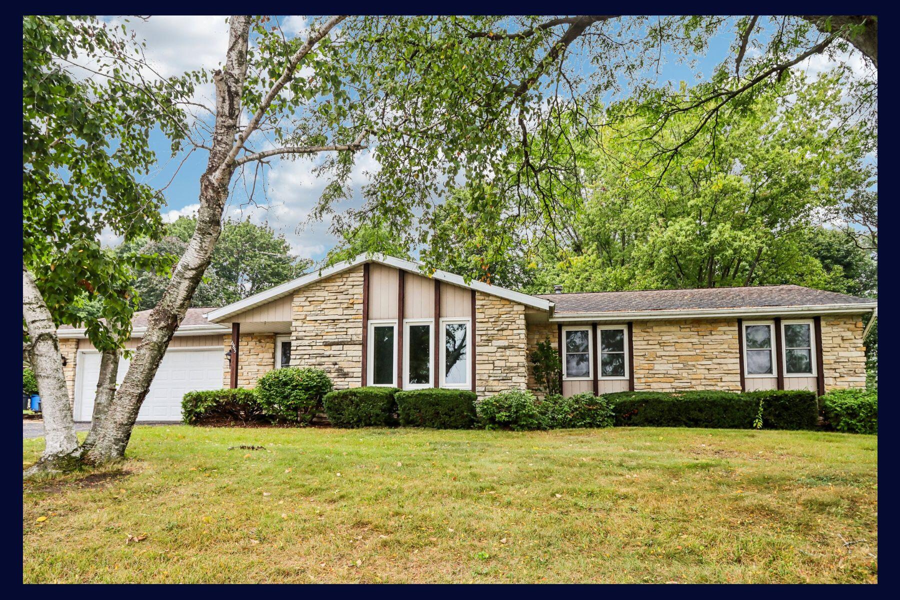 685 Oak Dr — photo