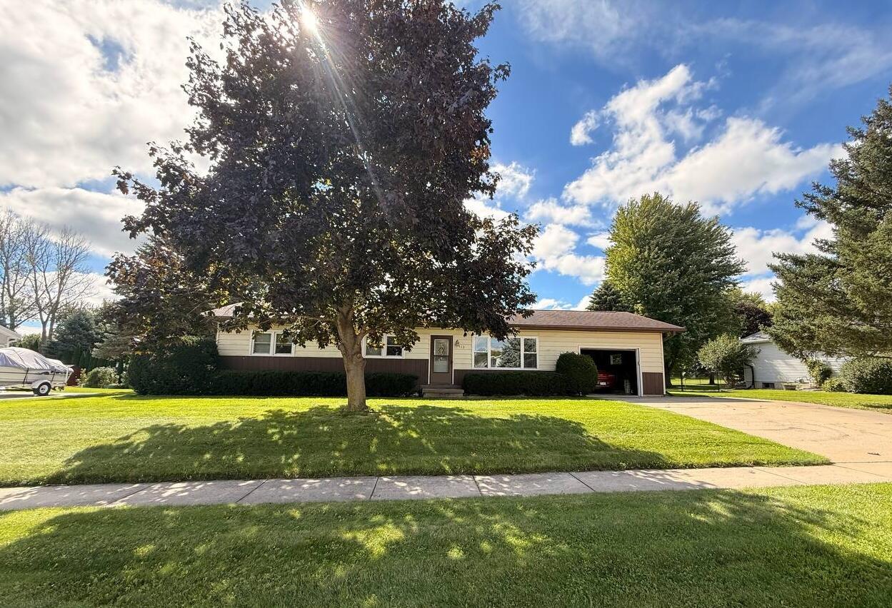 613 Buwalda Dr — photo