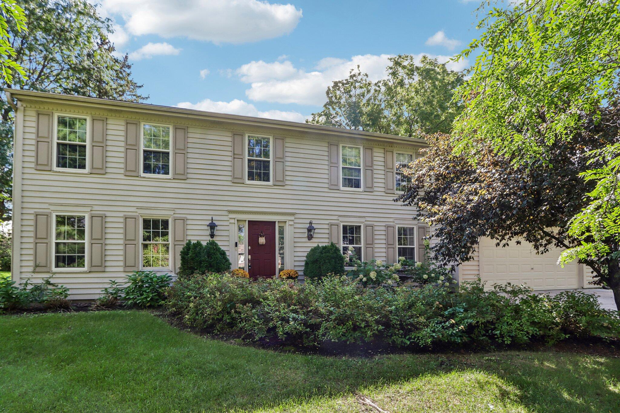 652 Fairway Cir — photo