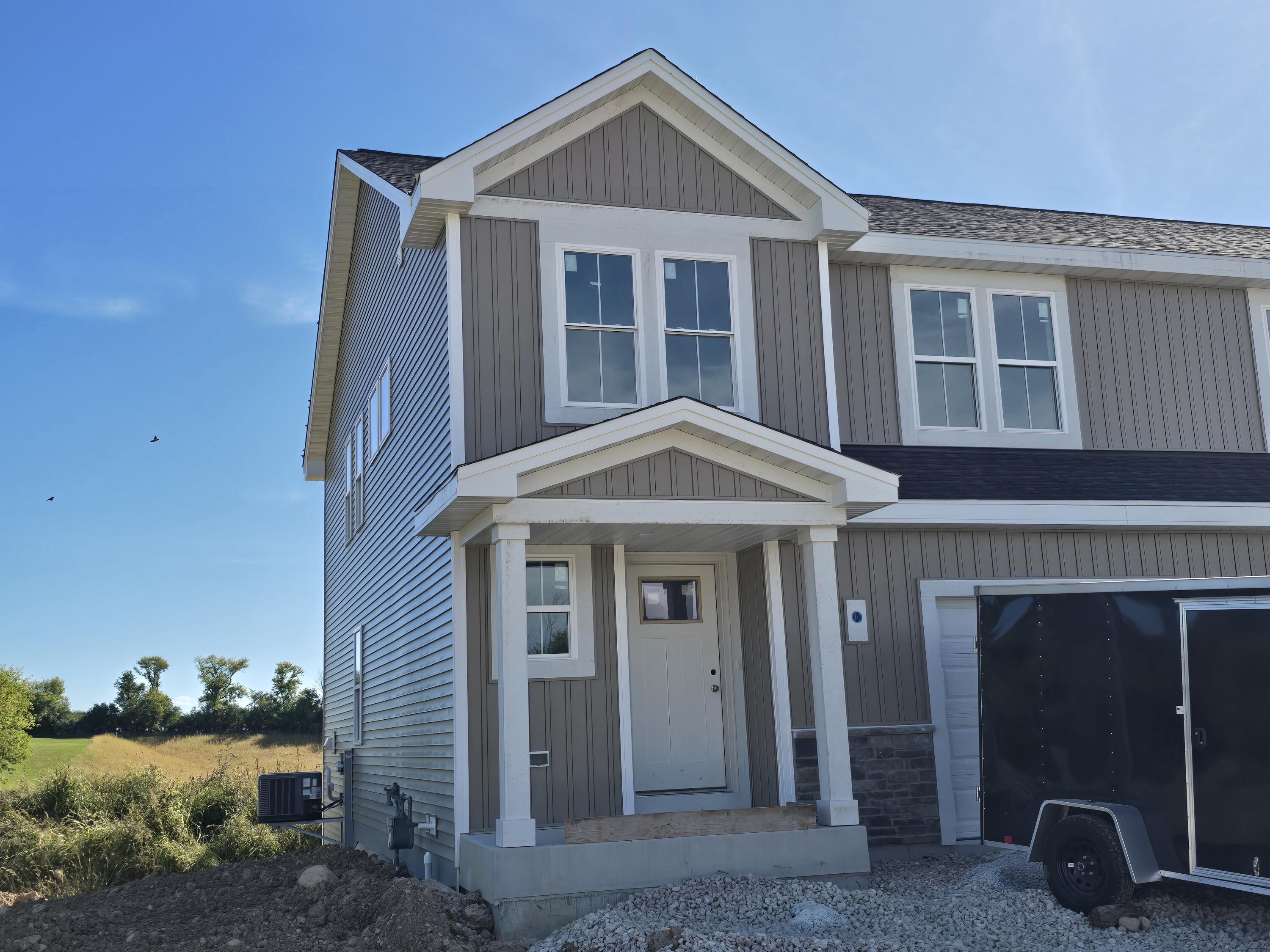 548 Harvest Ln — photo