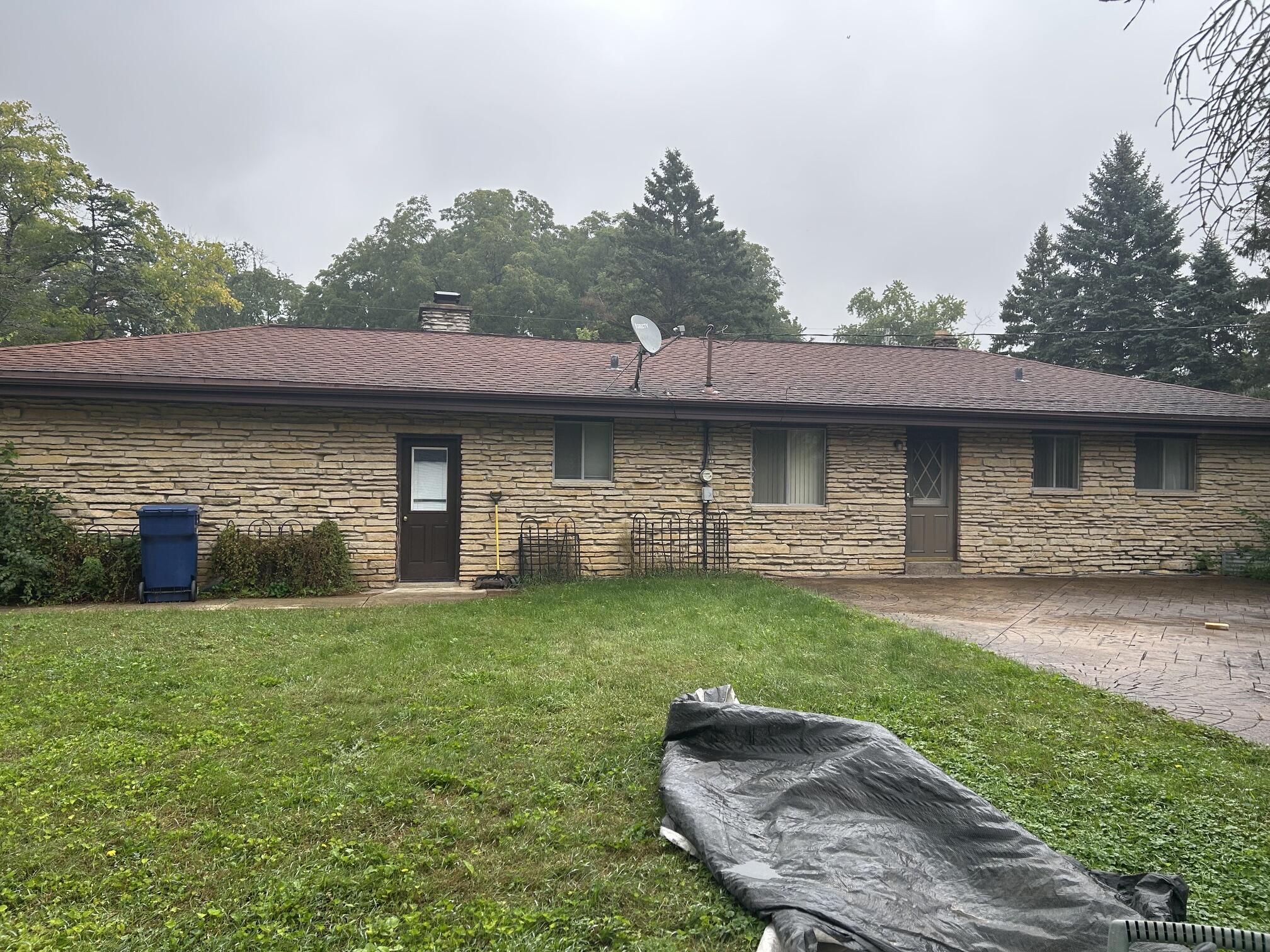 W143 S6785 Tess Corners Dr — photo