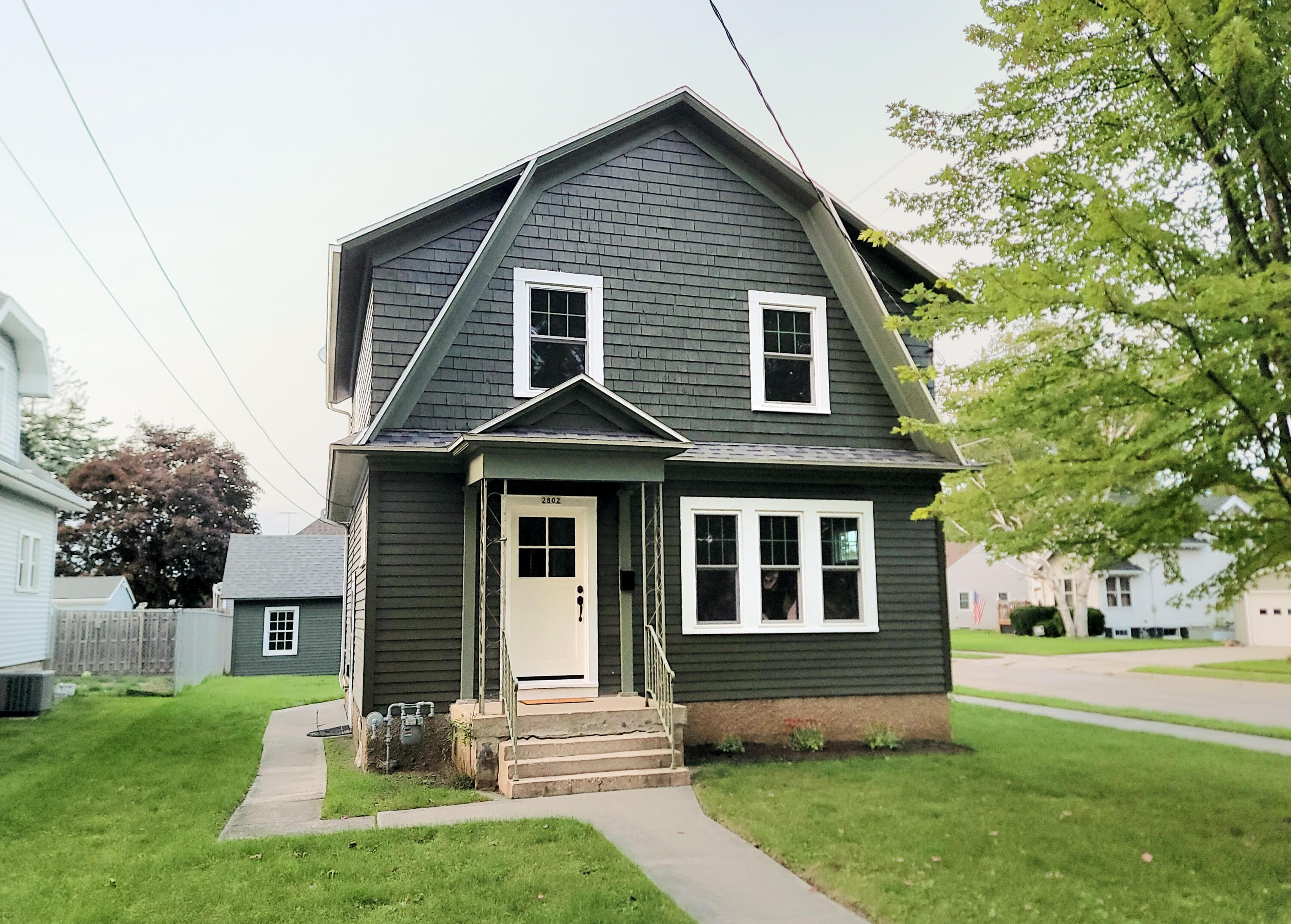 2802 Clark St — photo