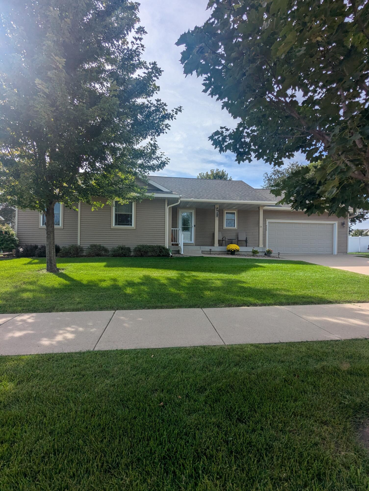 950 Aspen Blvd — photo