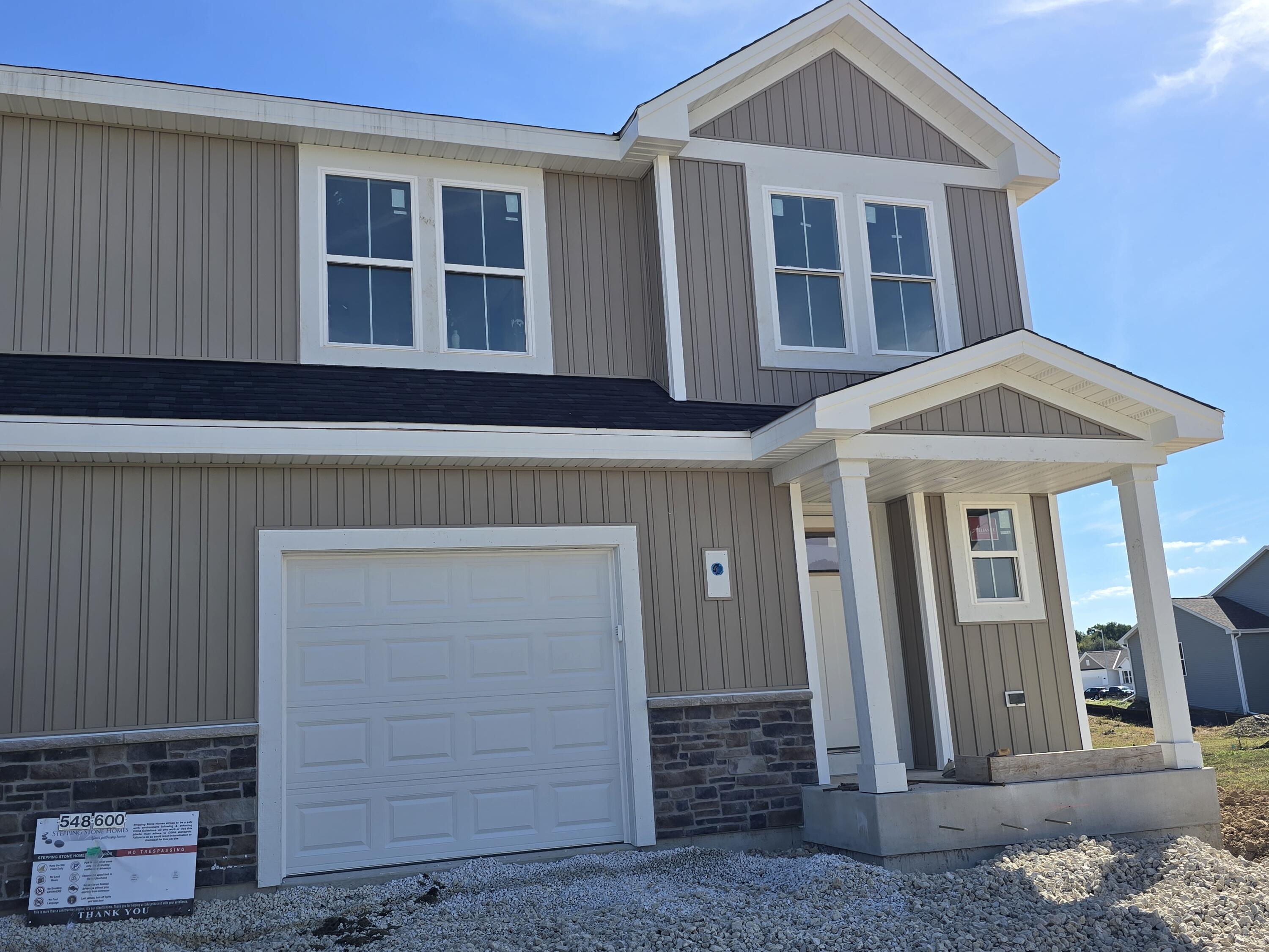 600 Harvest Ln — photo