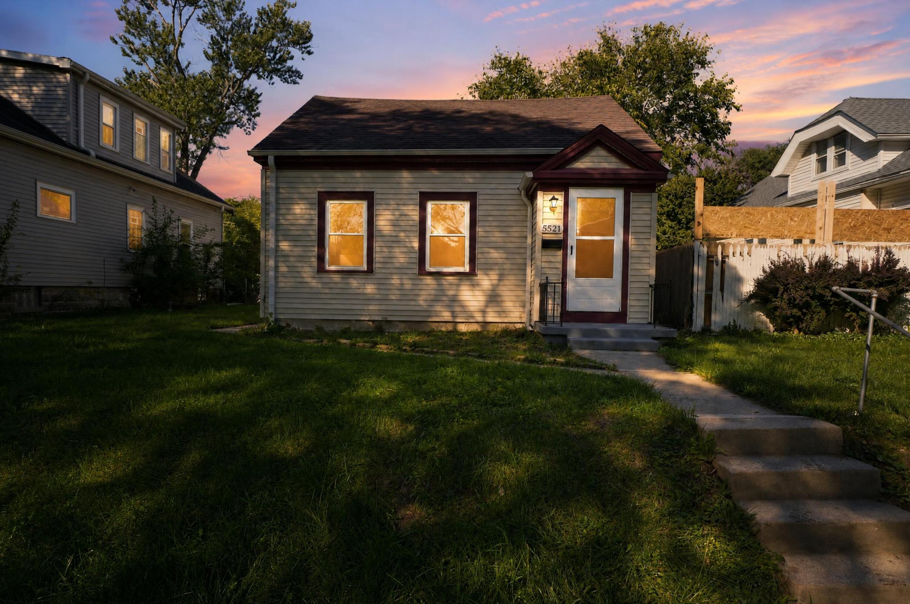 5521 N 33rd St Milwaukee - — photo