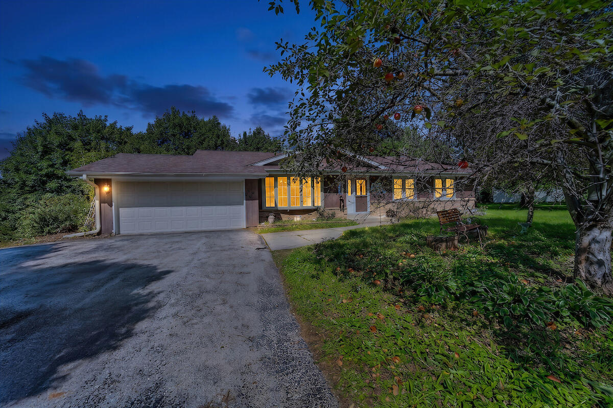474 E Welsh Rd, Wales, WI 53183 — photo 3