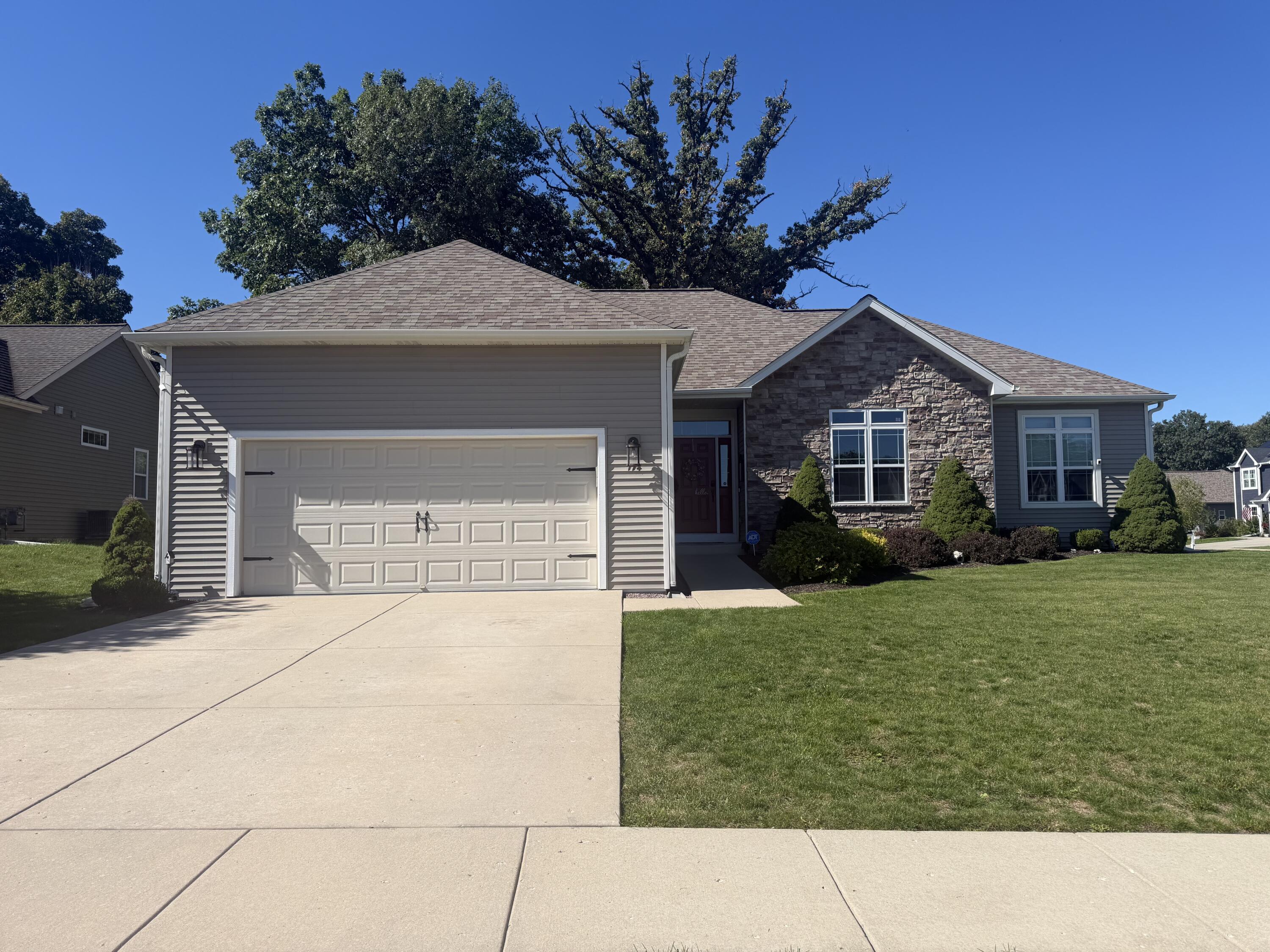 174 Wildflower Ln — photo