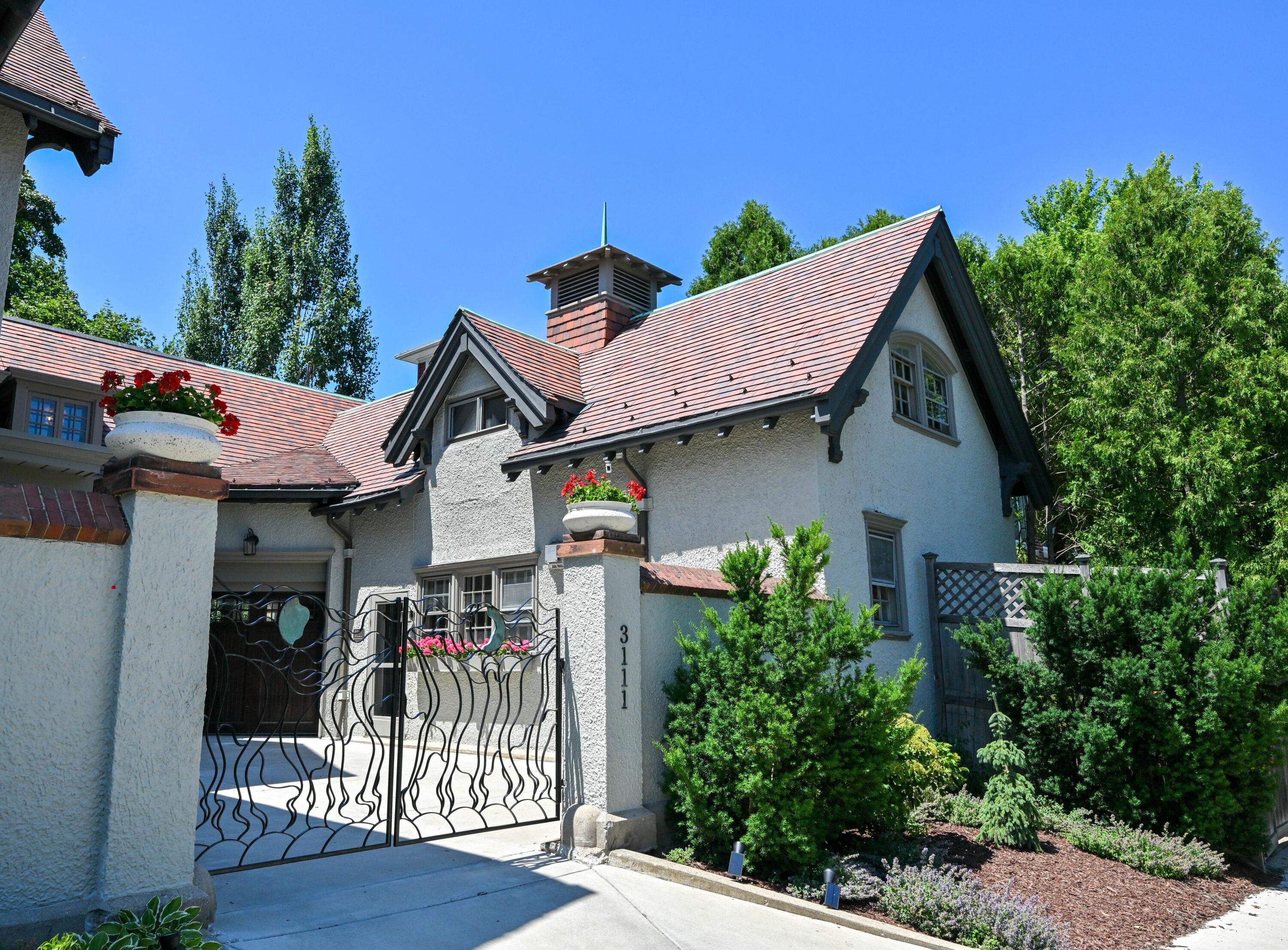 3111 N Marietta Ave — photo